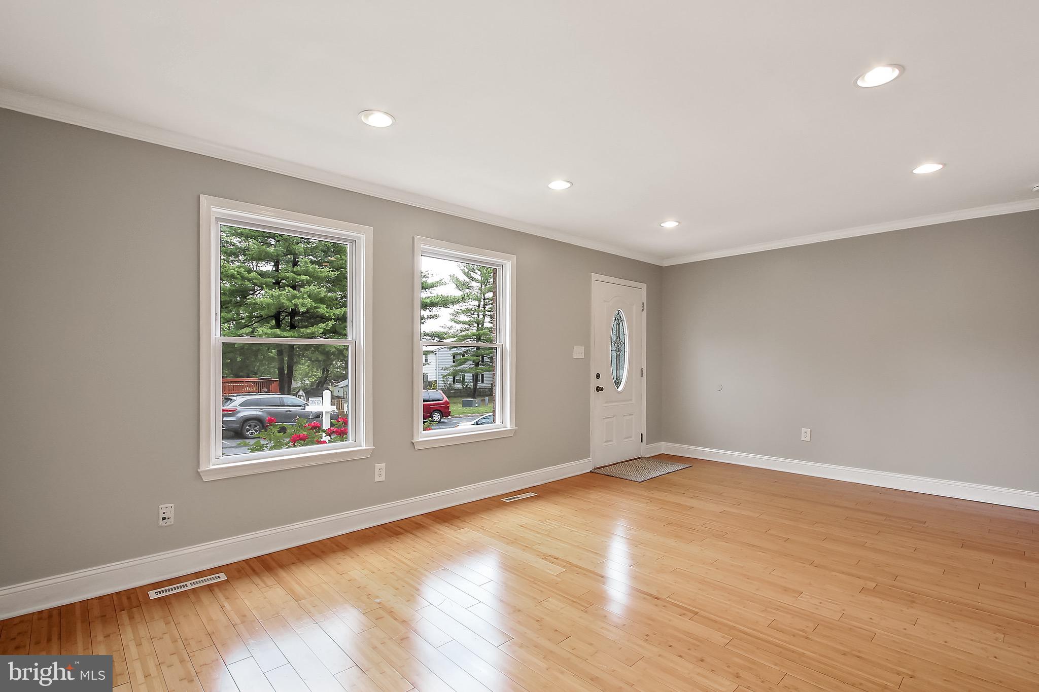 HARFORD SQUARE - Residential