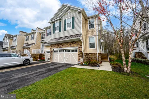 39 Nelson Drive, Cranbury, NJ MLS: NJMX2009046