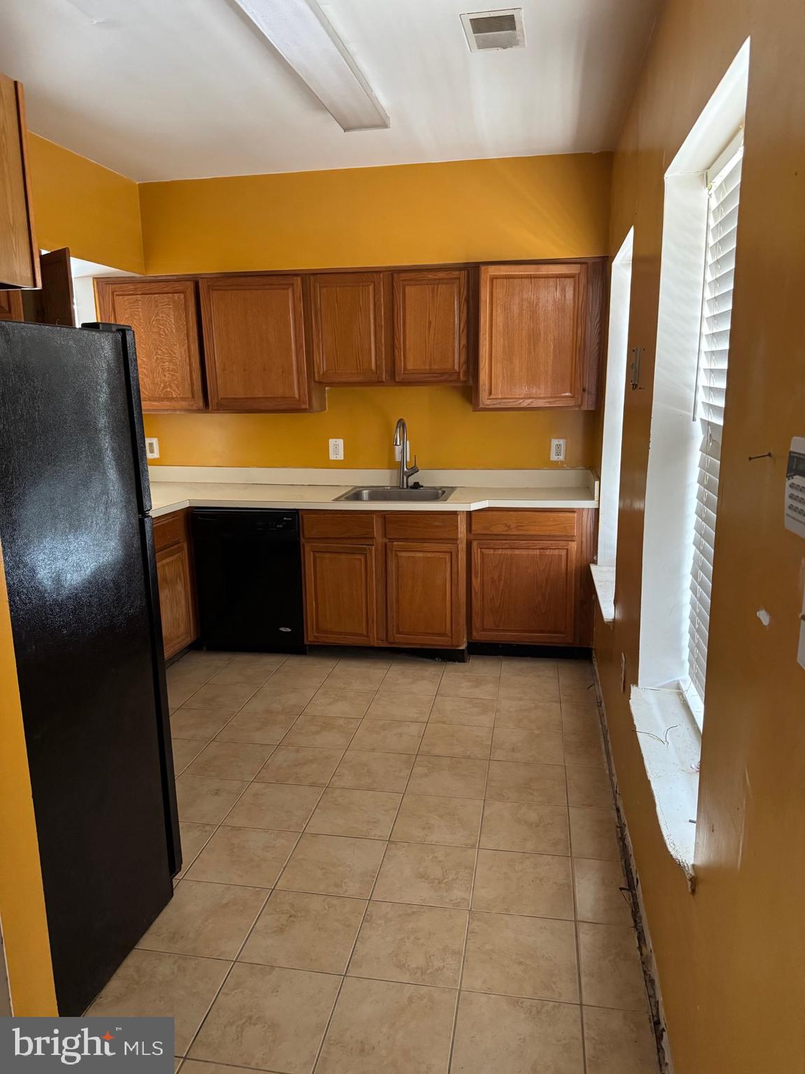 3710 ROOSEVELT PLACE NE 3710