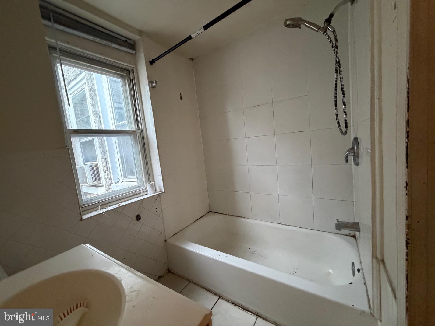 KENSINGTON - Residential