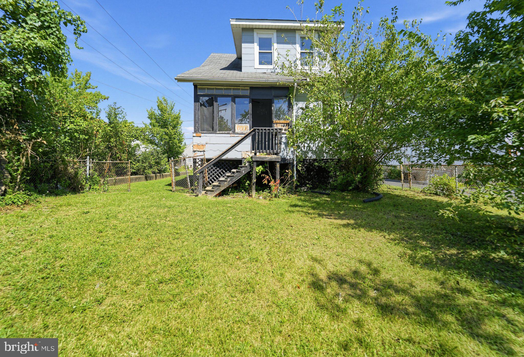 3003 DUBOIS AVENUE