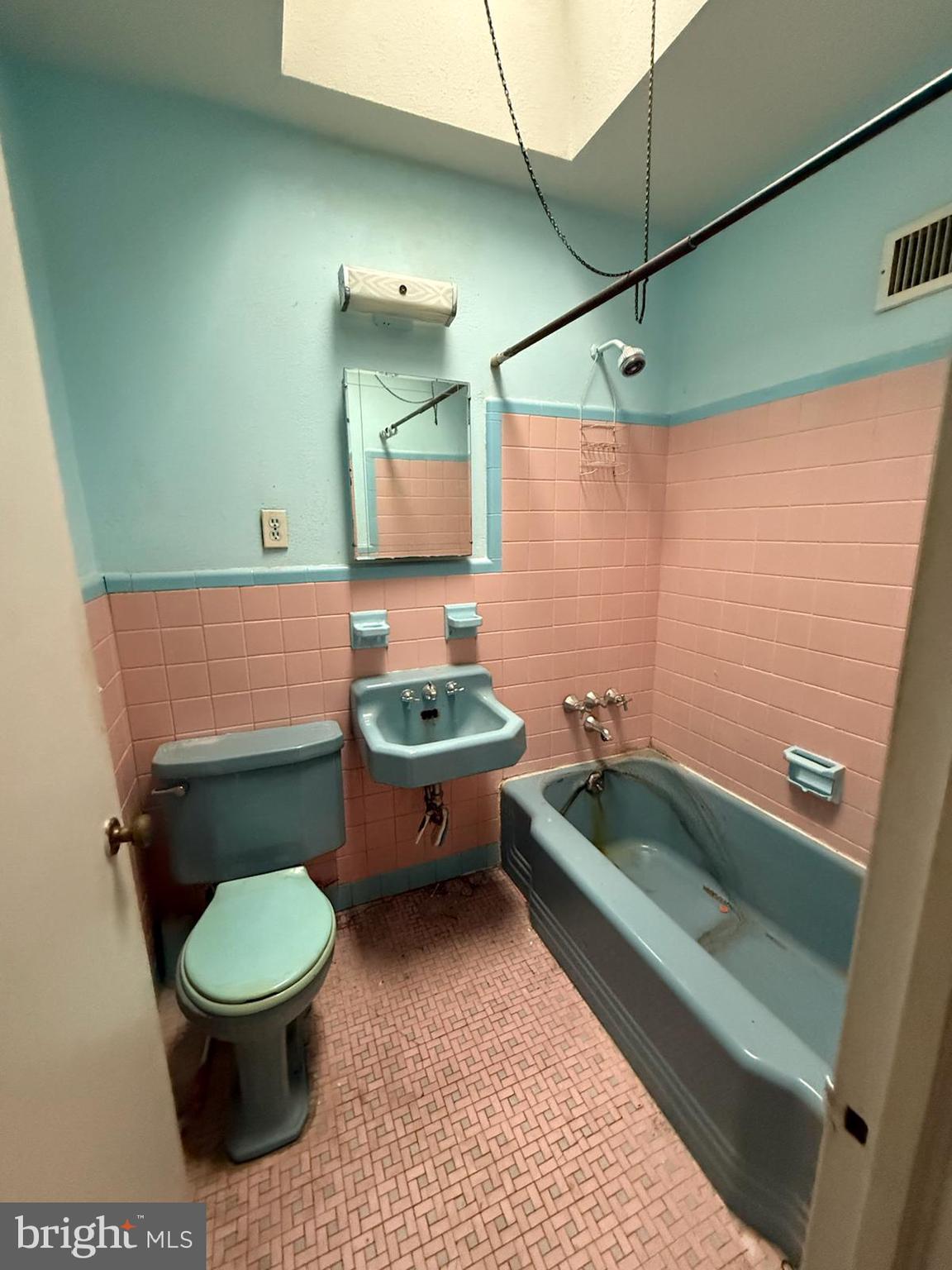 MAYFAIR (WEST) - Residential