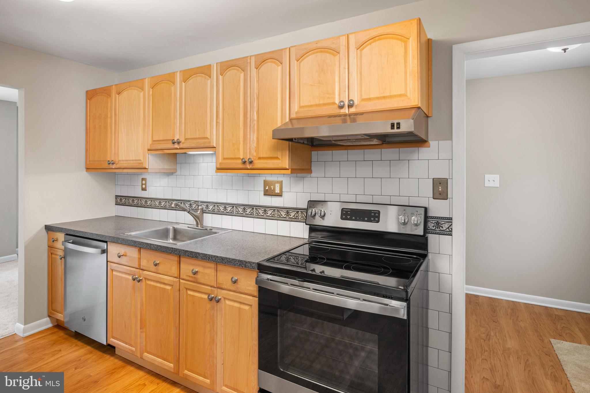 VILLAGE OF OAKLAND MILLS - Residential