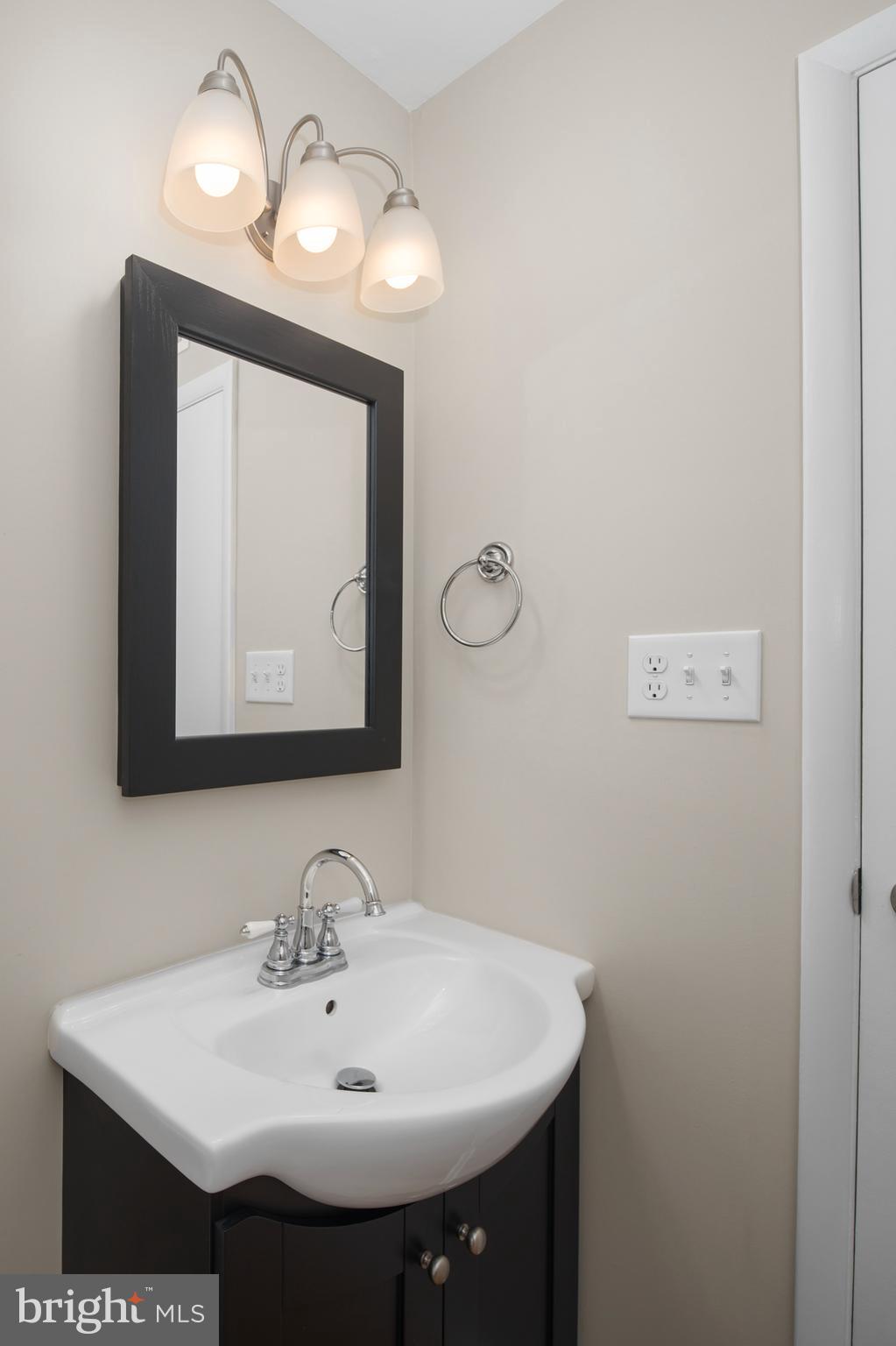 VILLAGE OF OAKLAND MILLS - Residential