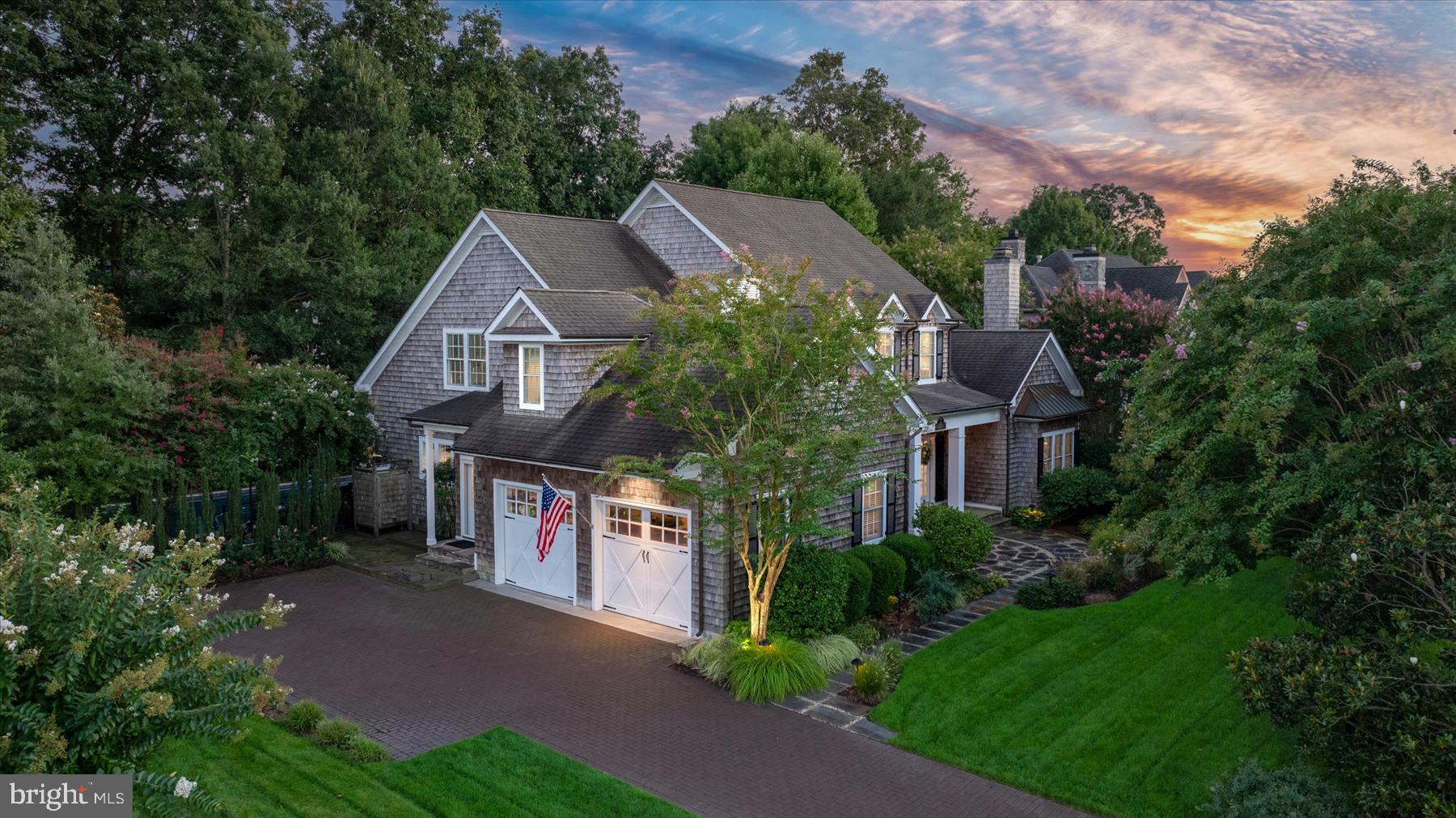 6 WADES COURT