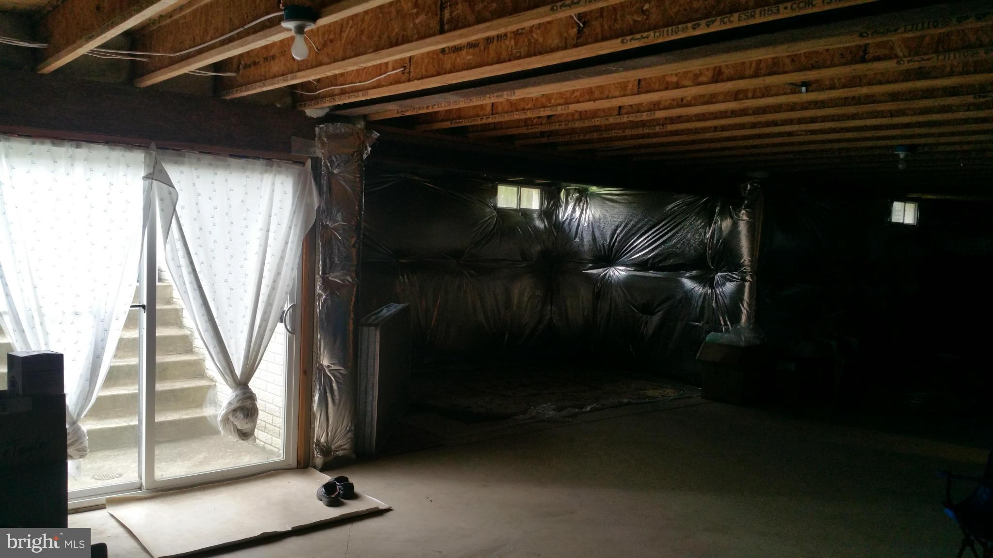 CROSSMAN CREEK - Residential Lease