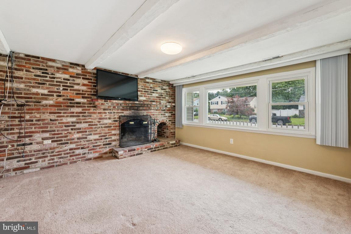 15 NASSAU AVENUE