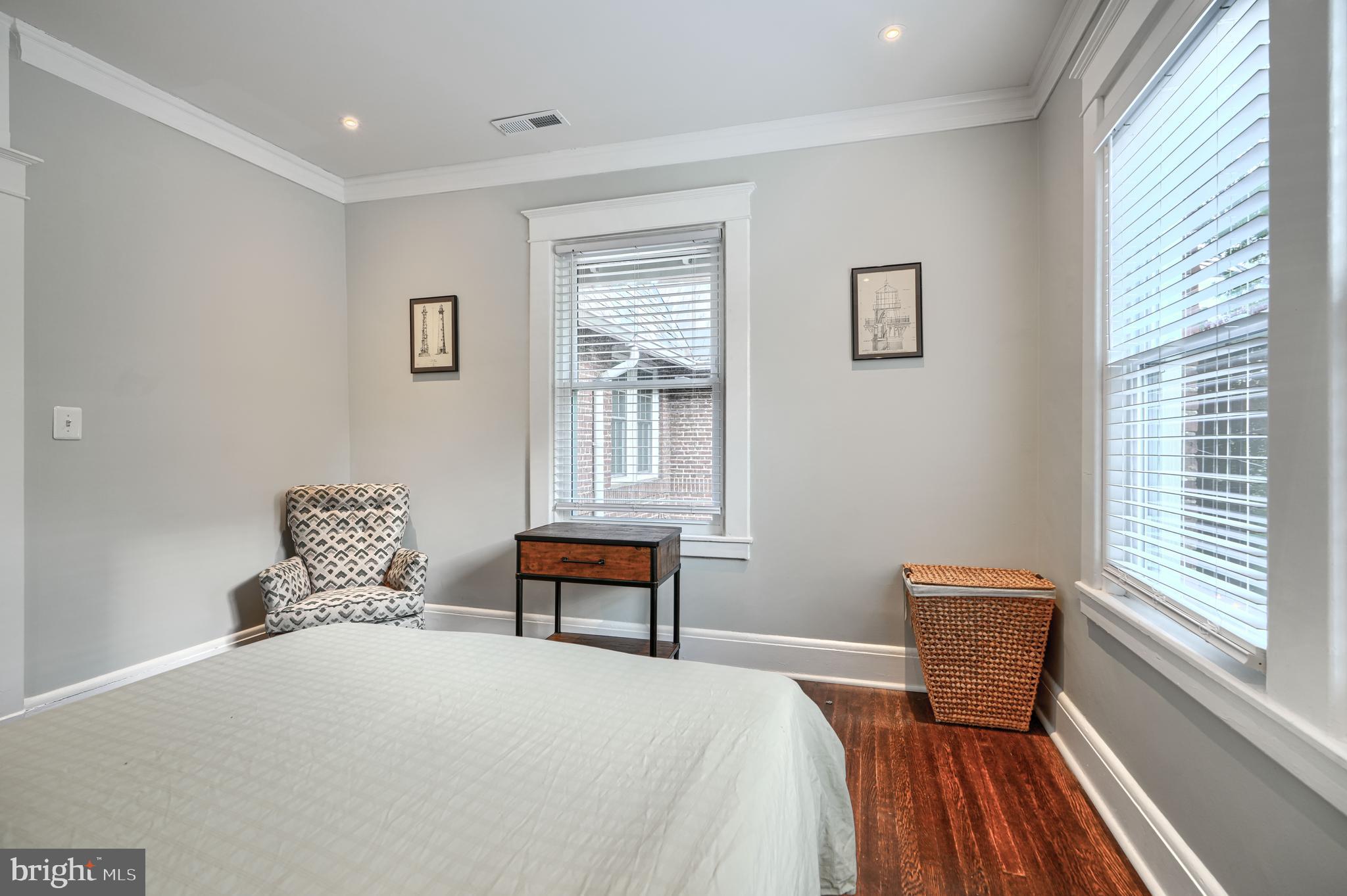 ROLAND PARK - Residential