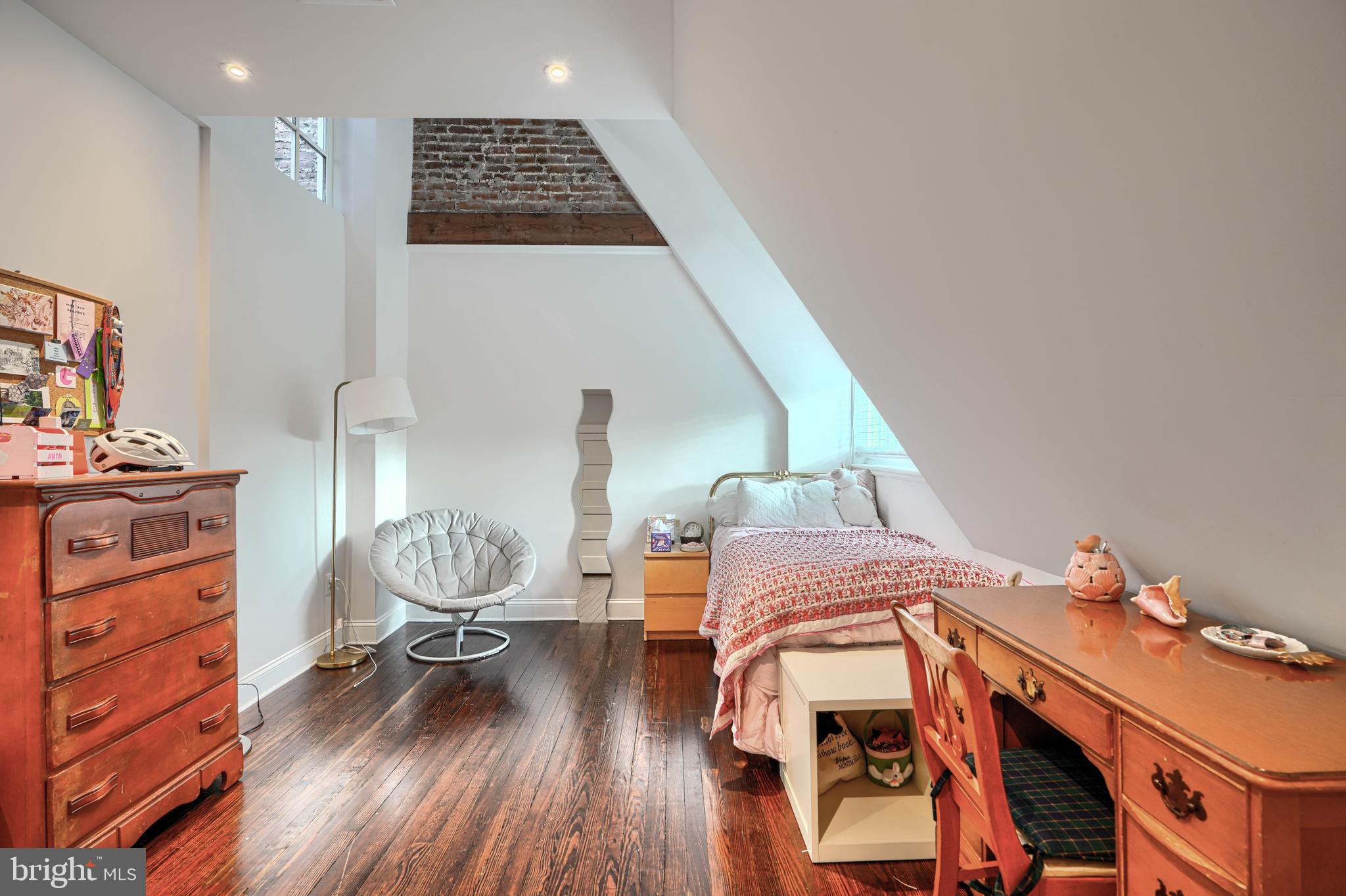ROLAND PARK - Residential
