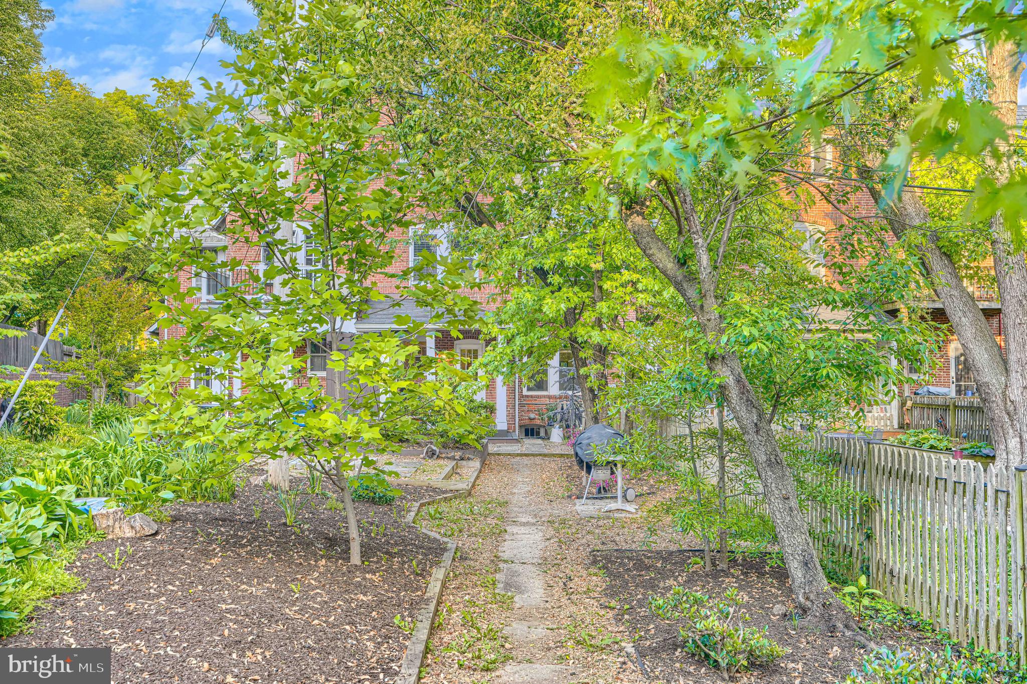 ROLAND PARK - Residential