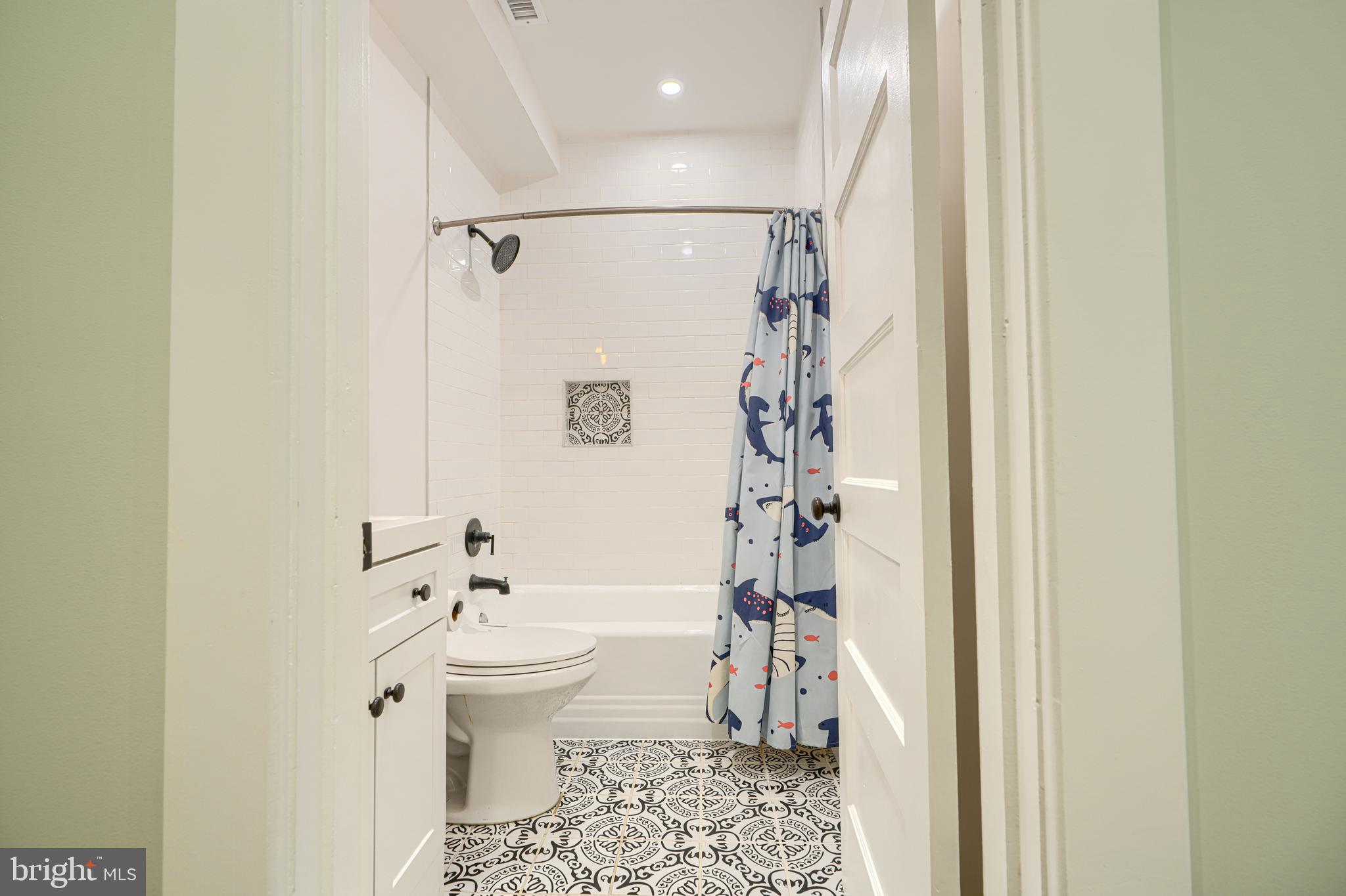 ROLAND PARK - Residential