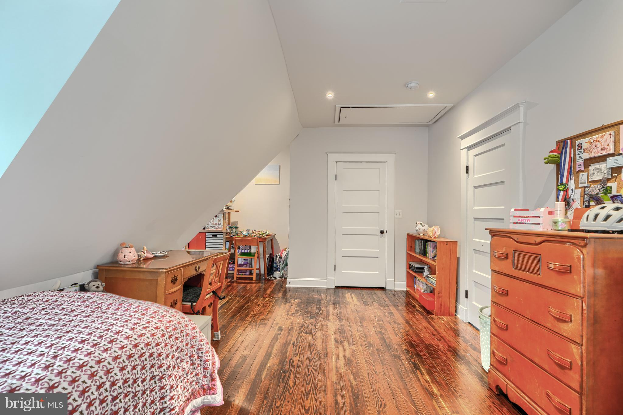 ROLAND PARK - Residential