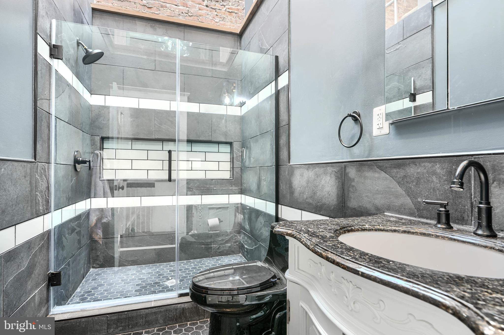 ROLAND PARK - Residential