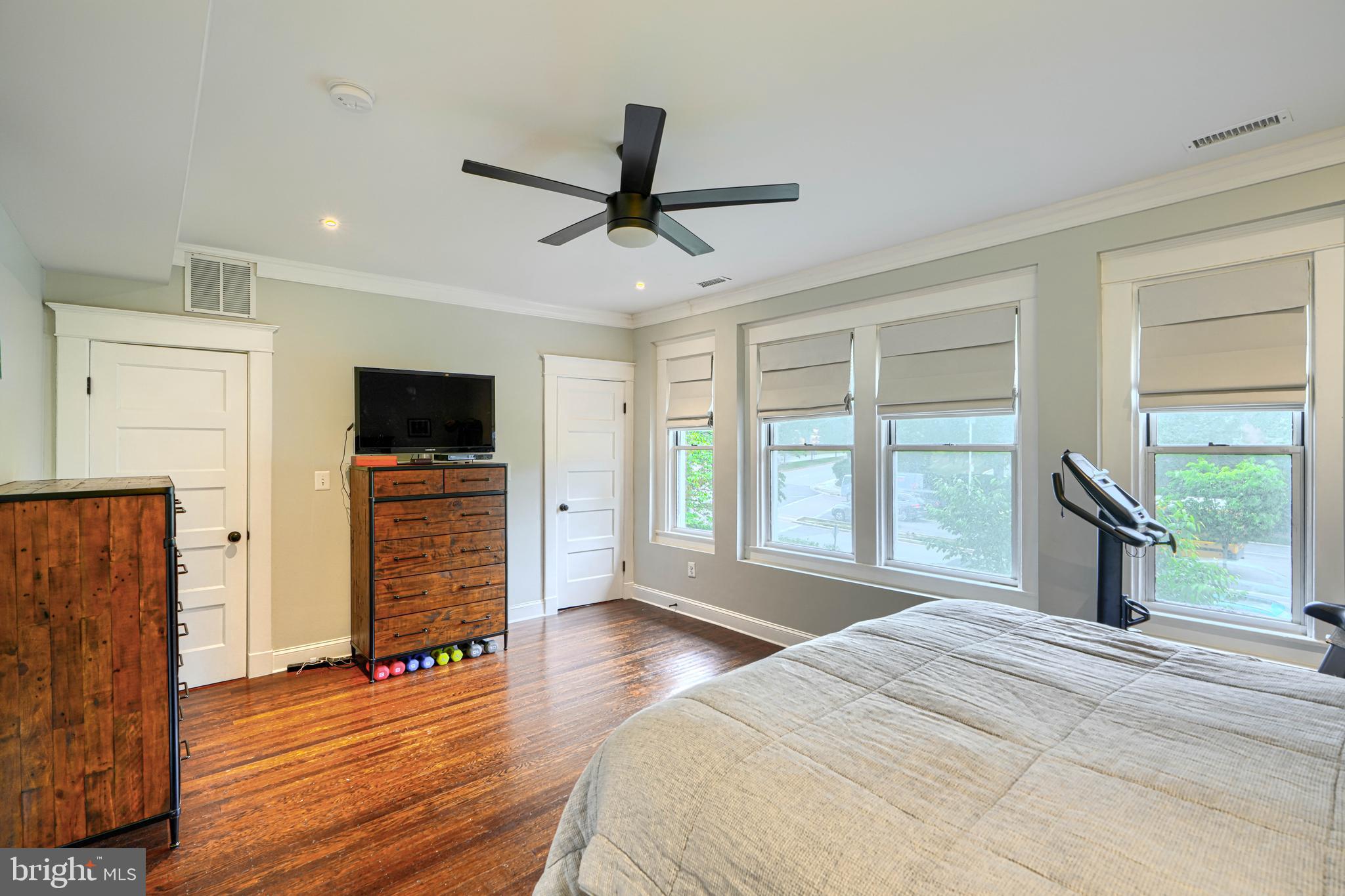 ROLAND PARK - Residential