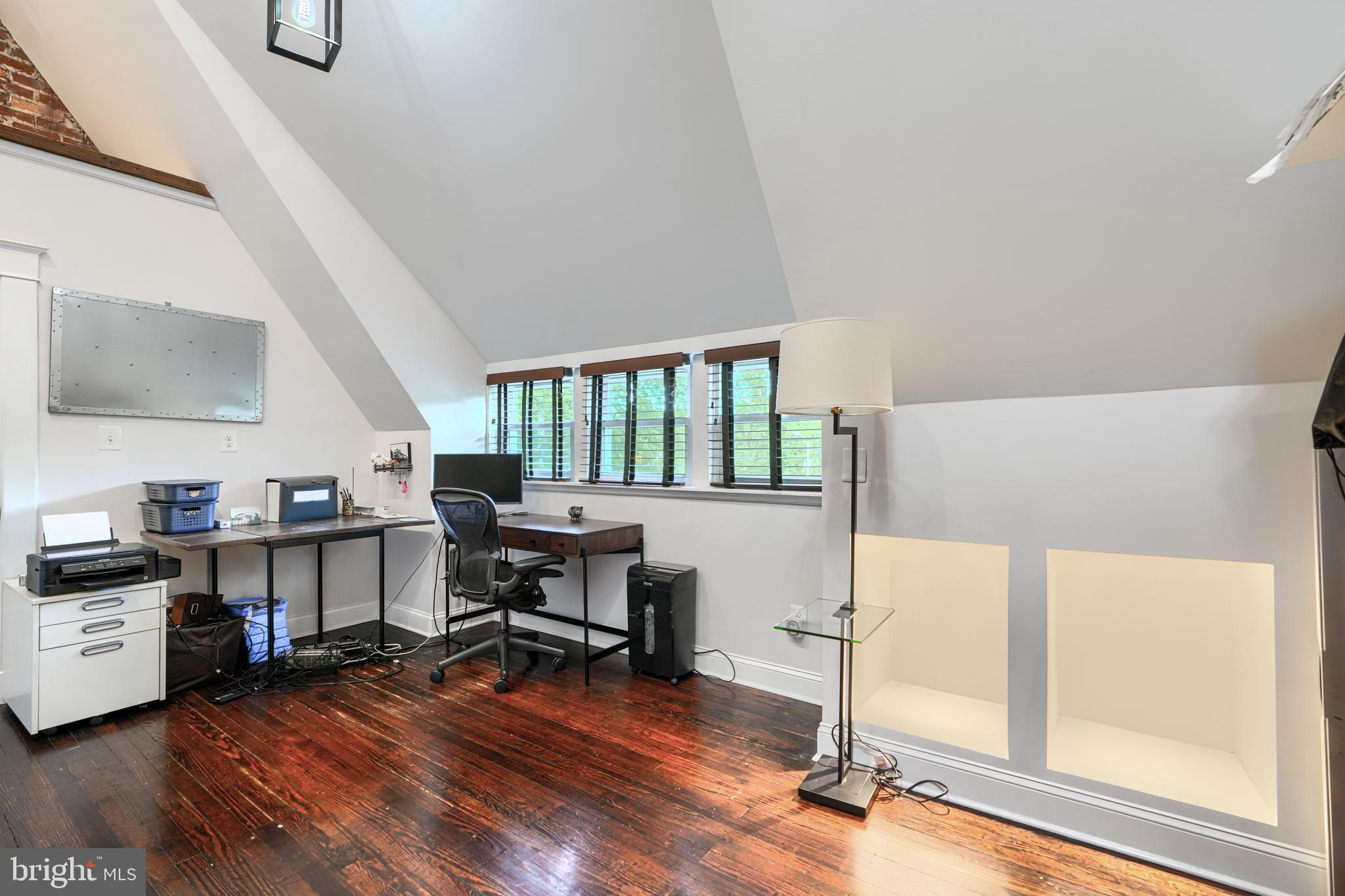 ROLAND PARK - Residential
