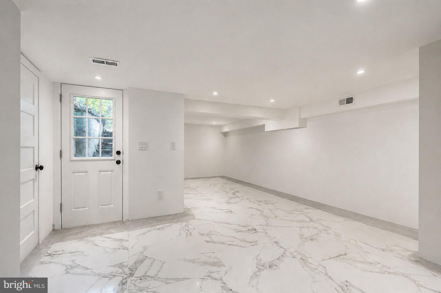 ROLAND PARK - Residential