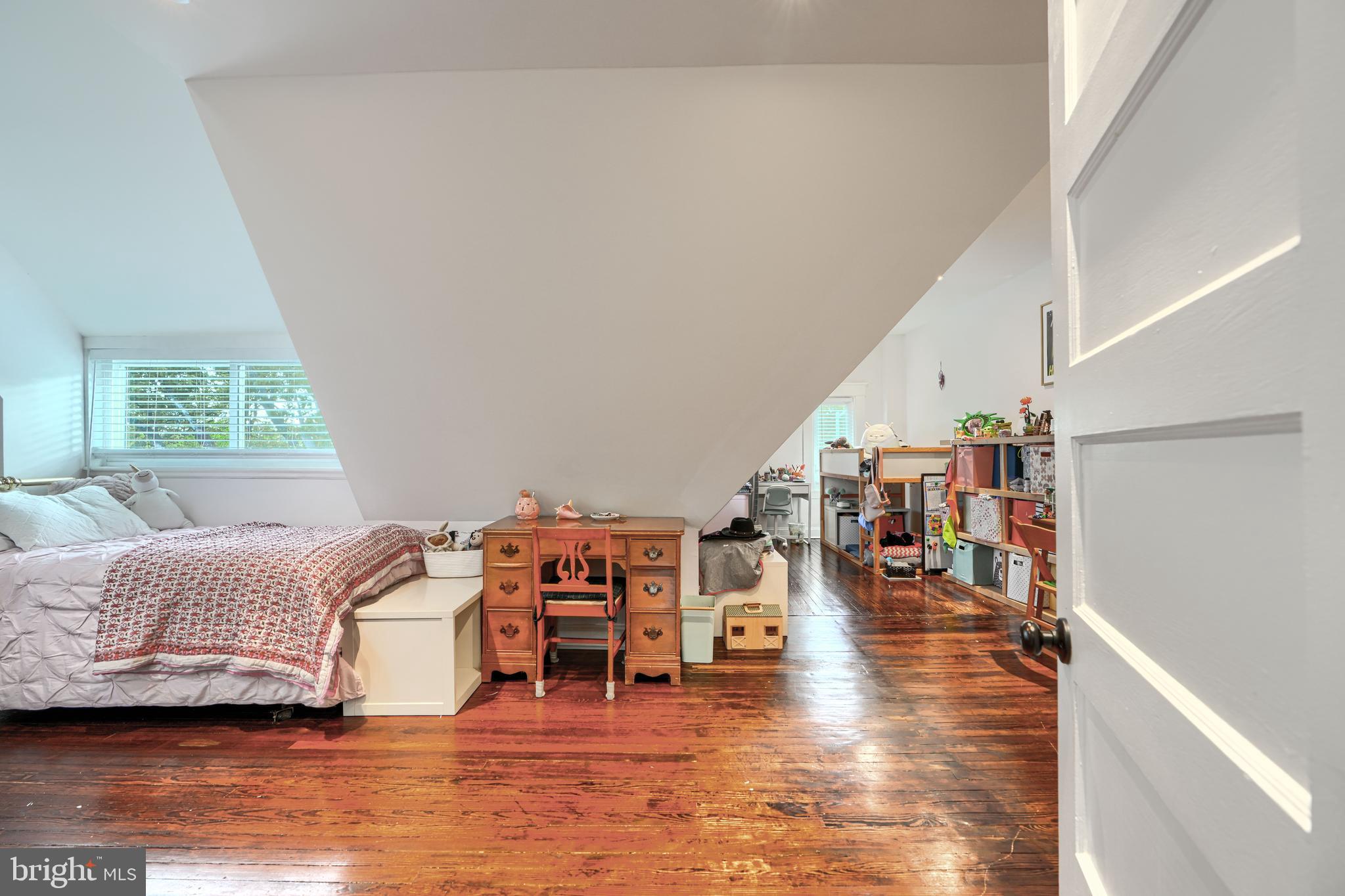 ROLAND PARK - Residential