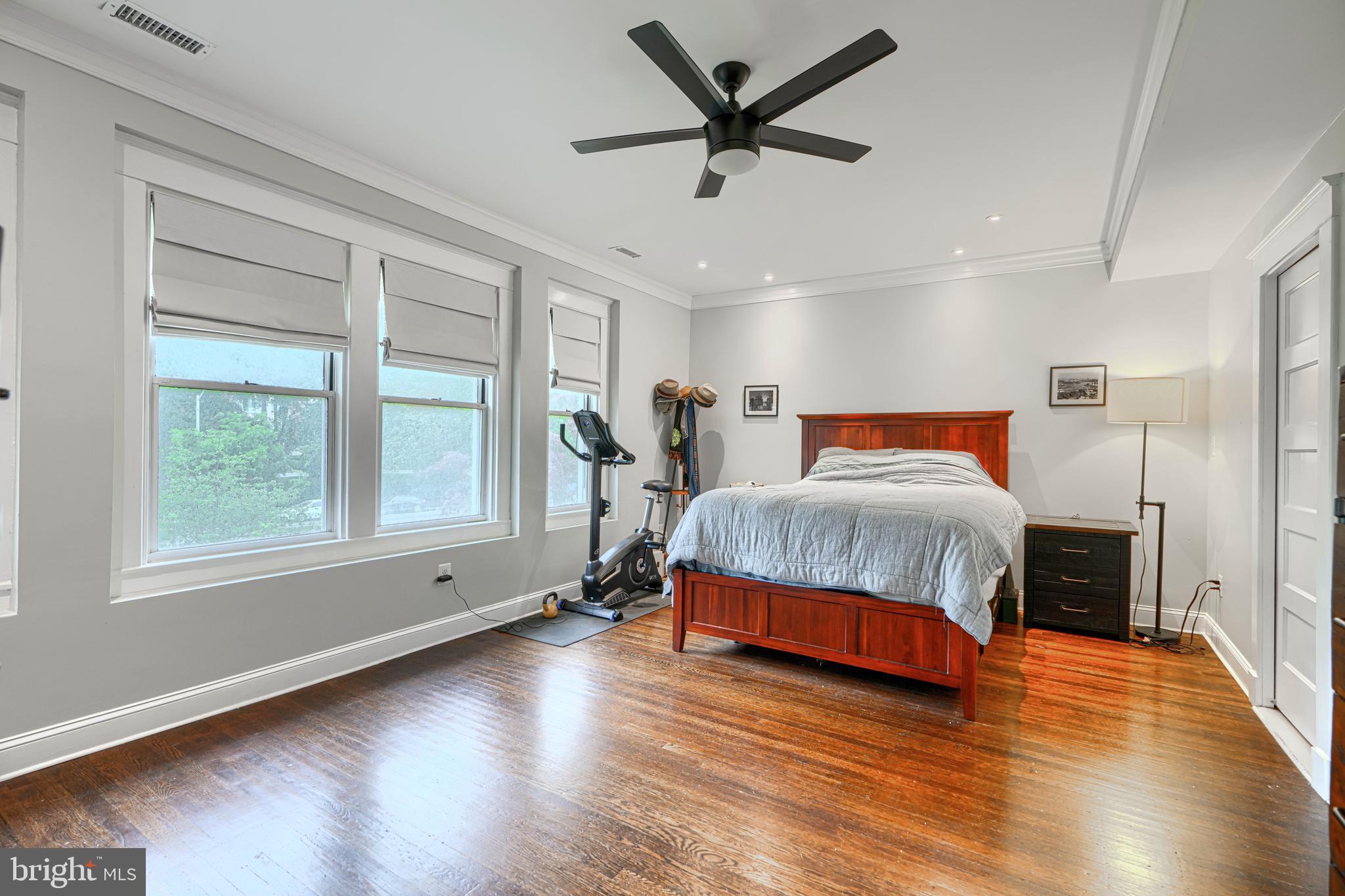 ROLAND PARK - Residential