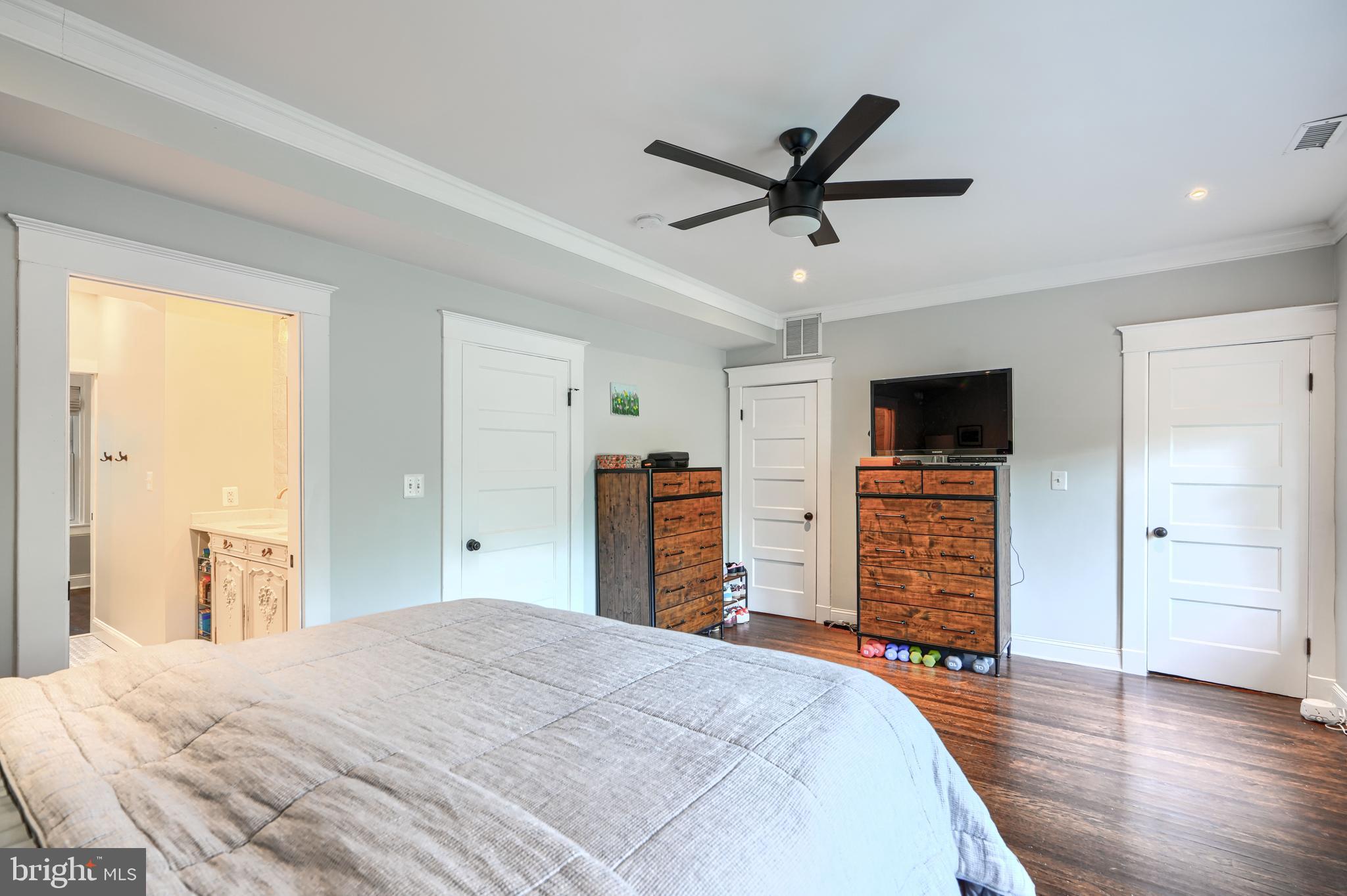 ROLAND PARK - Residential