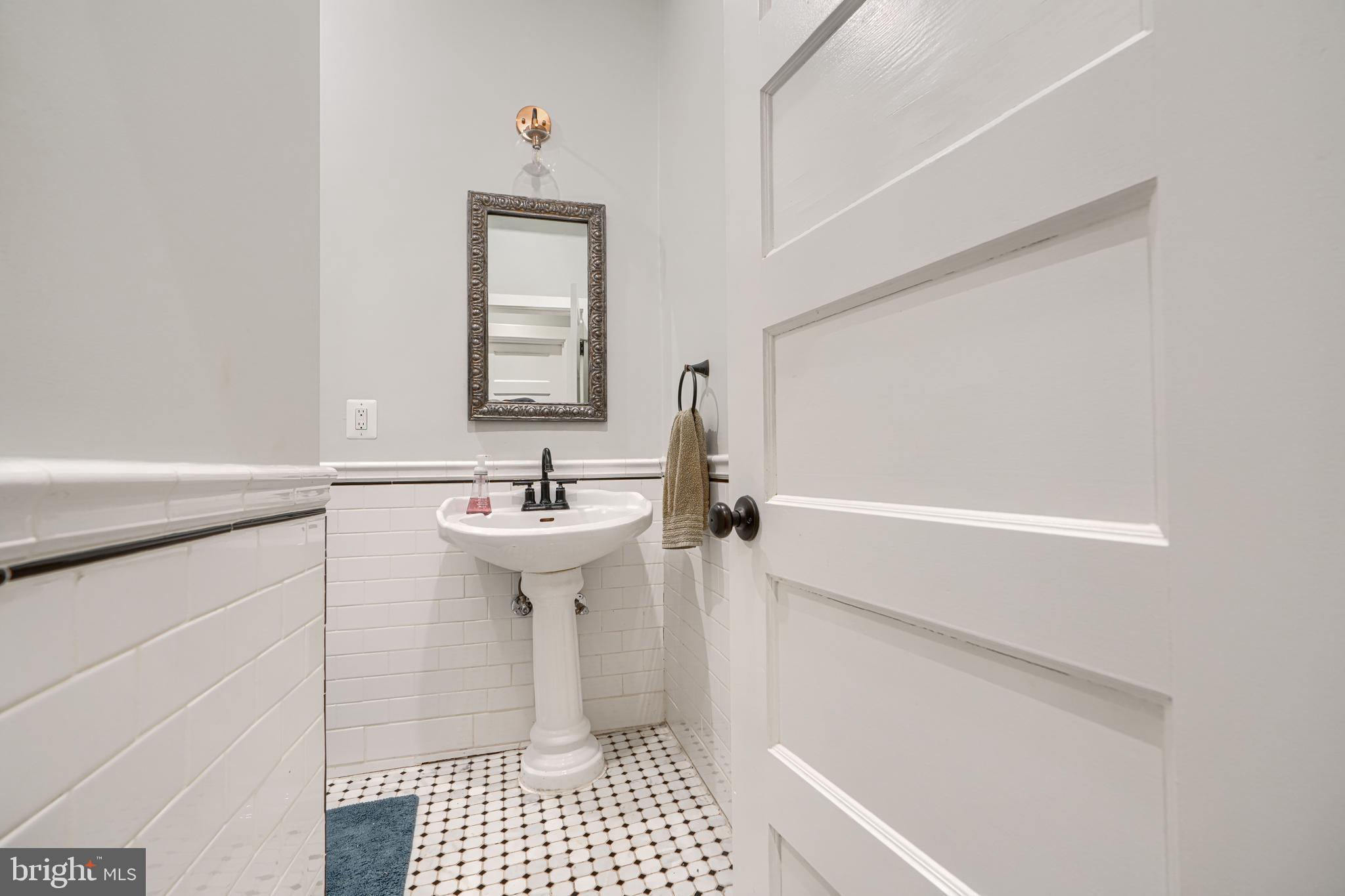 ROLAND PARK - Residential