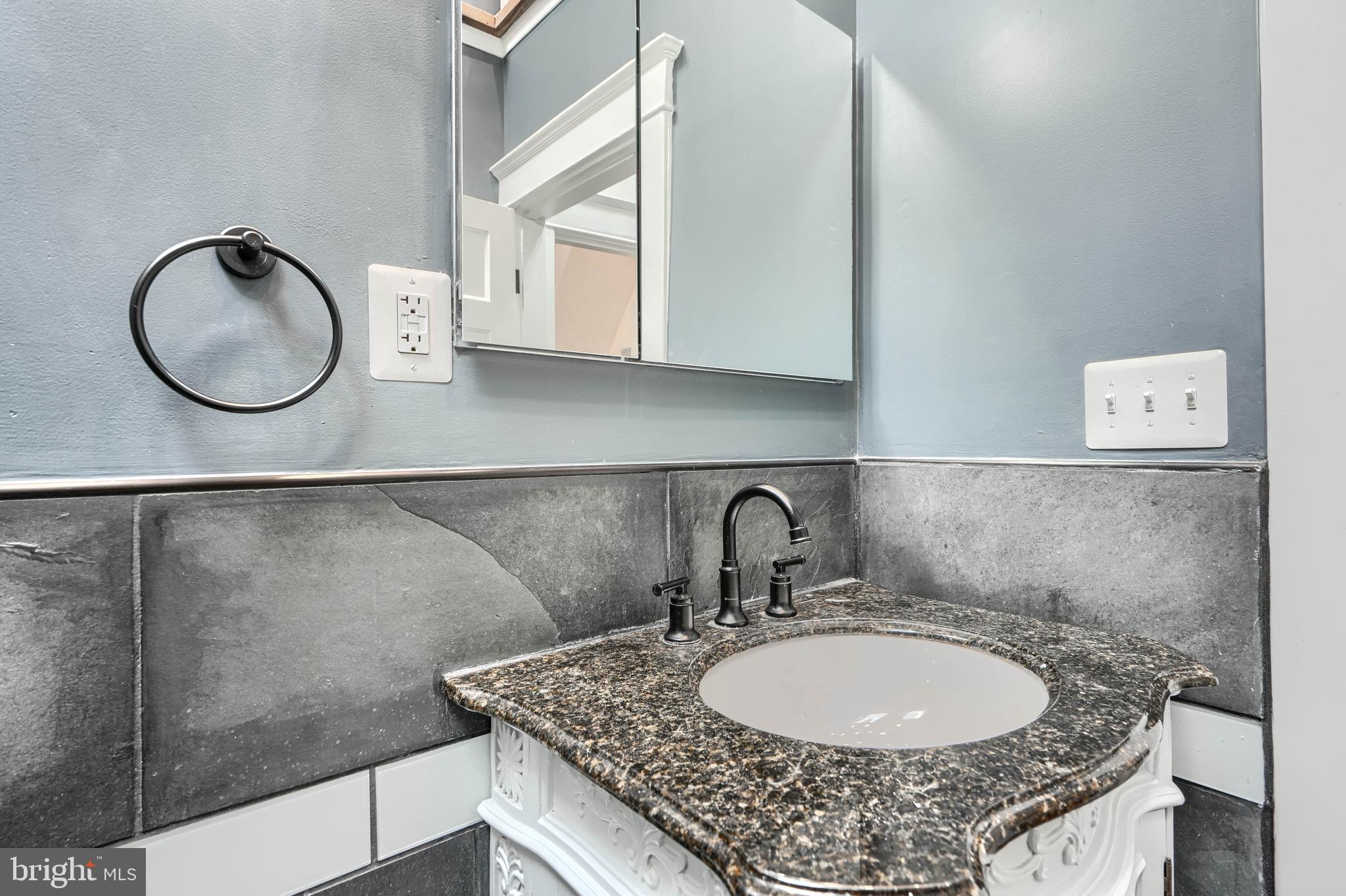 ROLAND PARK - Residential