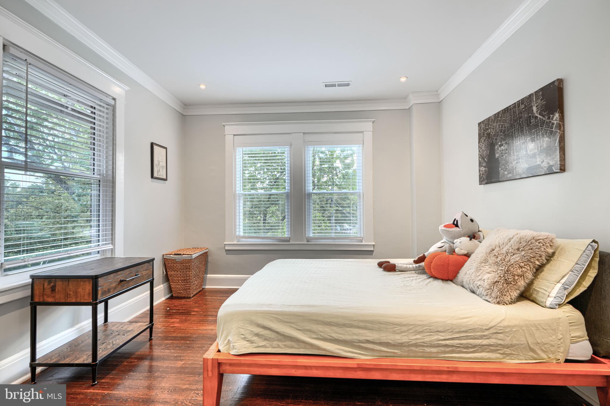 ROLAND PARK - Residential