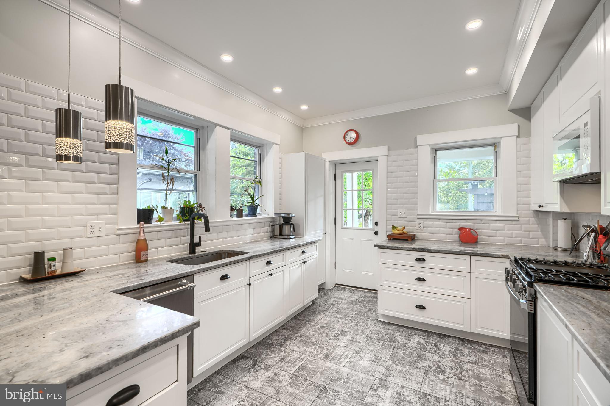 ROLAND PARK - Residential