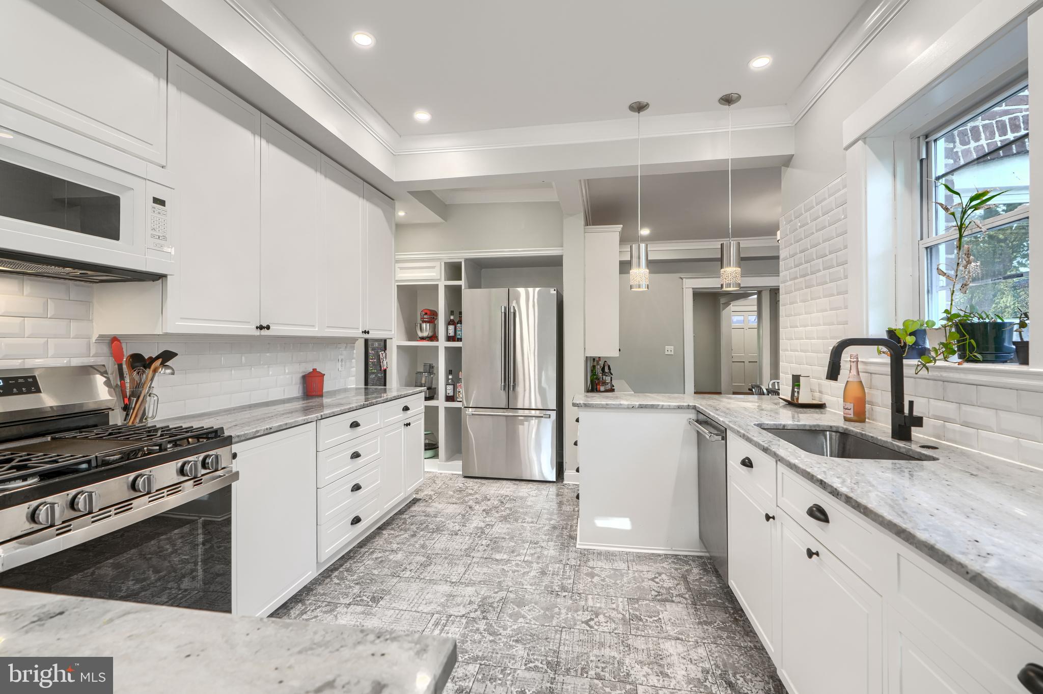ROLAND PARK - Residential