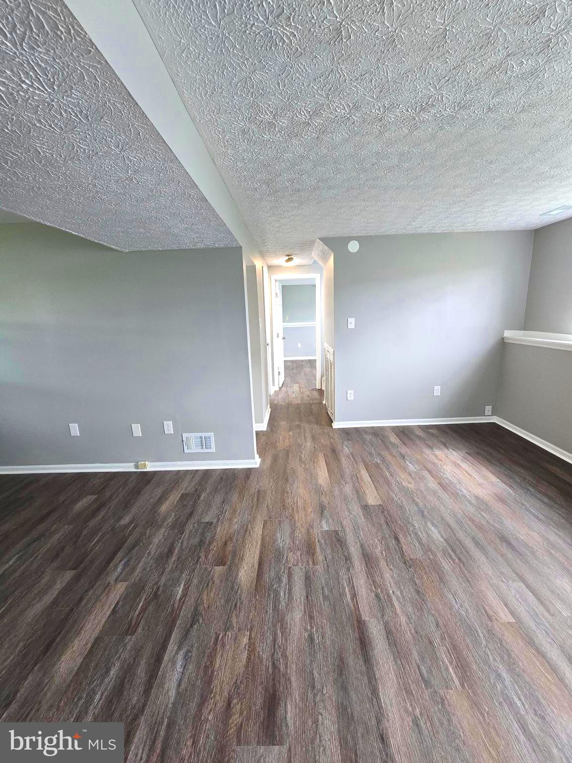 WOODBRIDGE CENTER - Residential