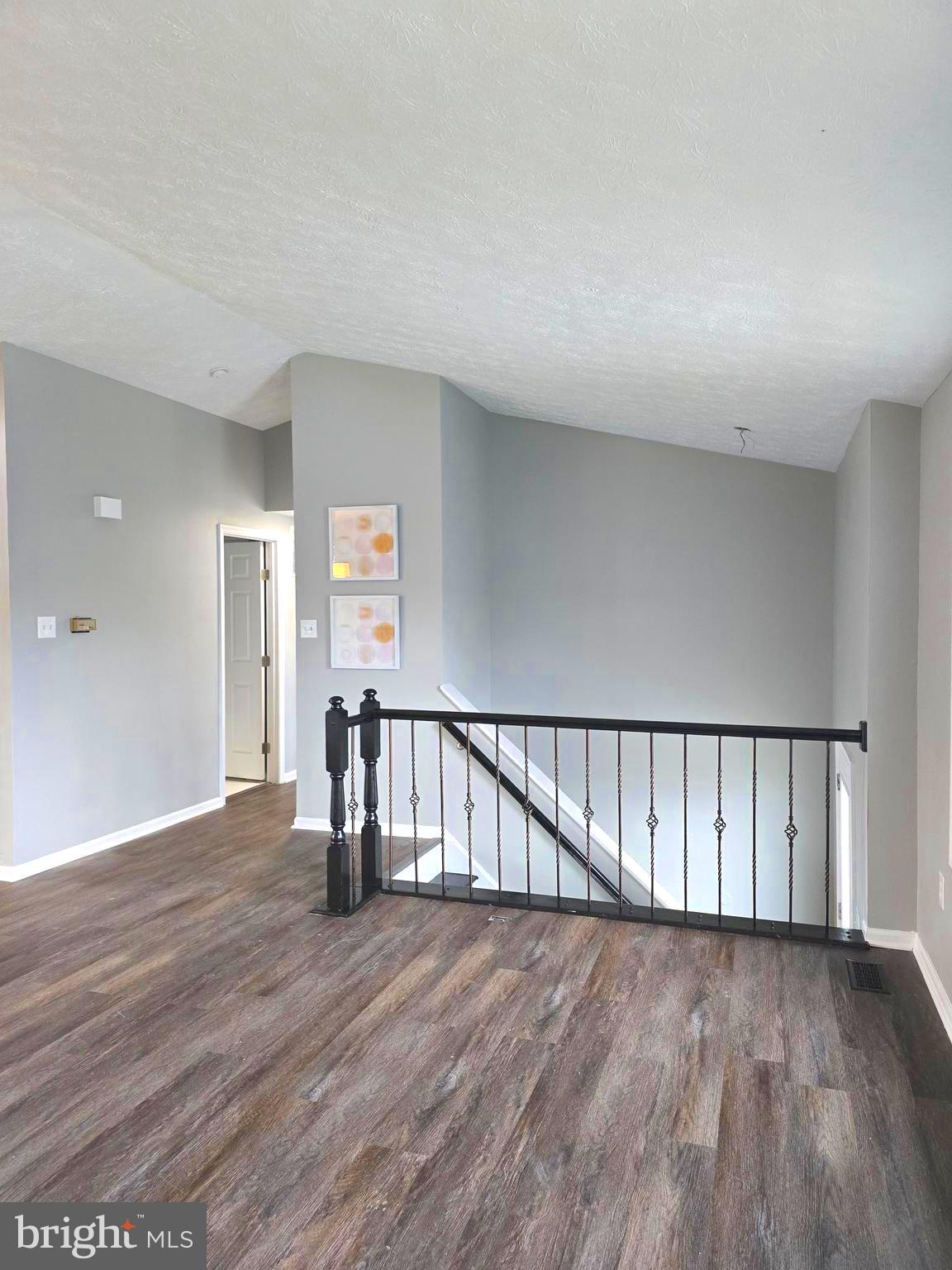 WOODBRIDGE CENTER - Residential