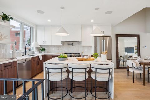 Photo of 612 N Brenna Walk, PHILADELPHIA, PA 19123 (MLS # PAPH2587898)