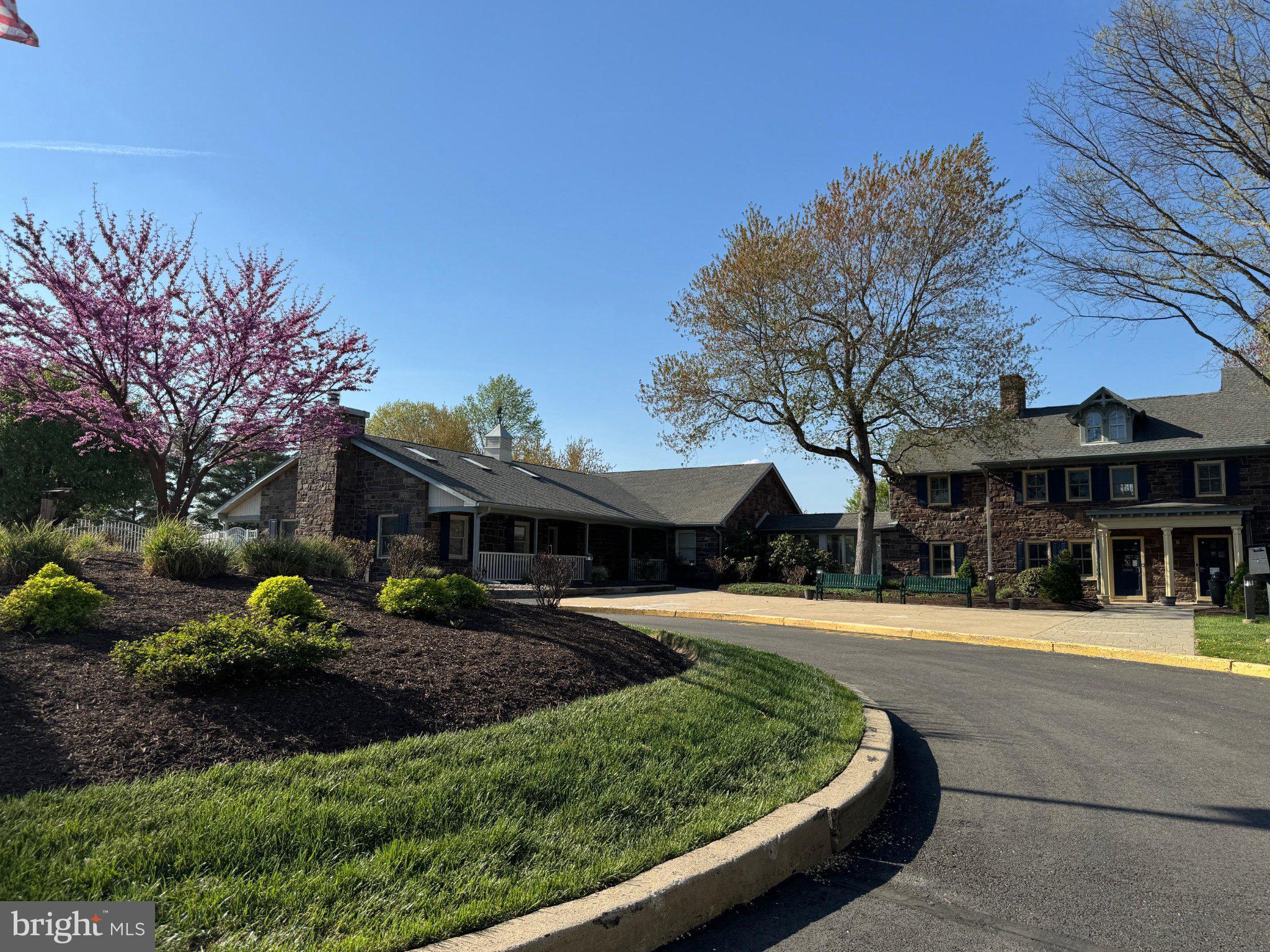 SOCIETY PL - Residential