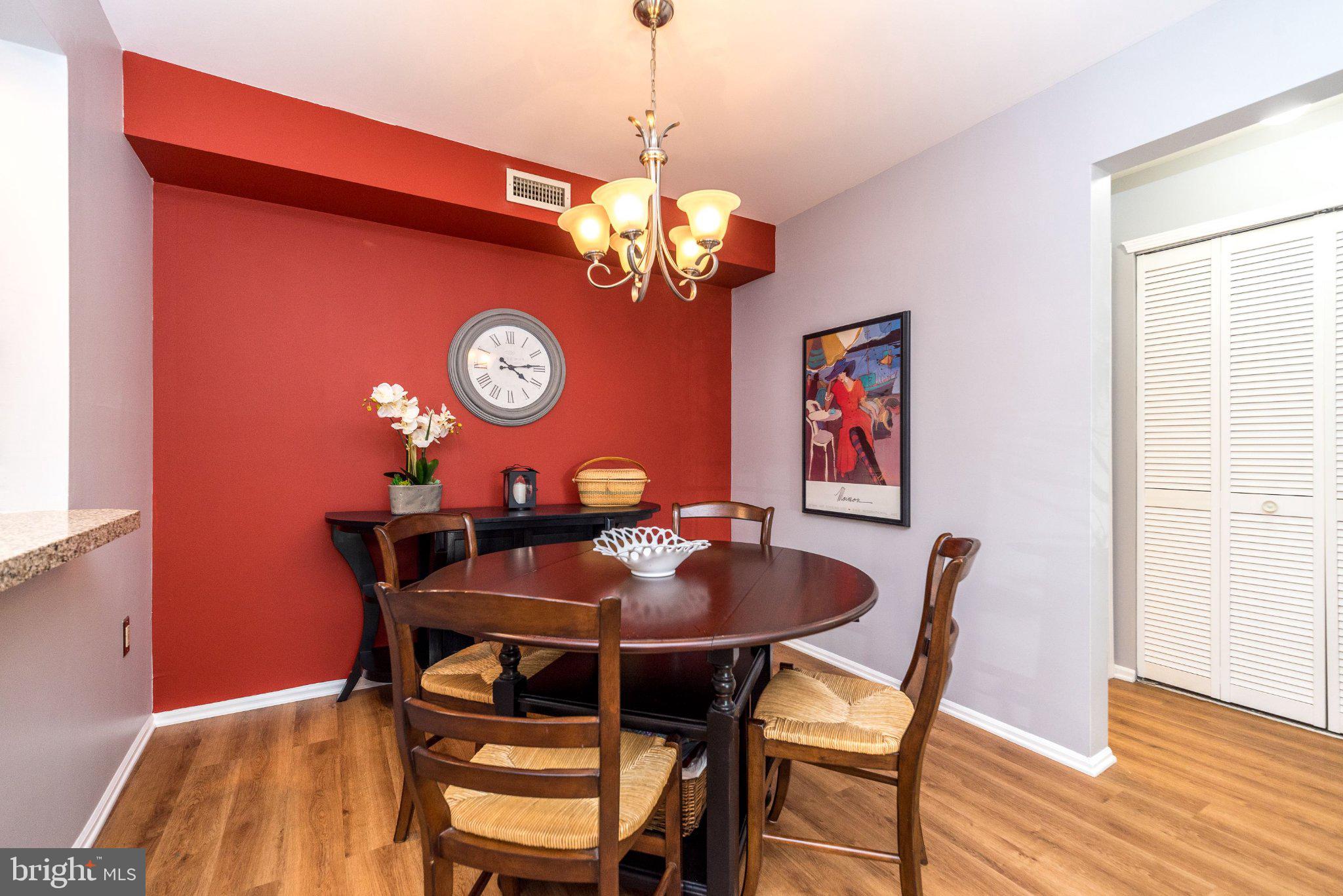 SOCIETY PL - Residential