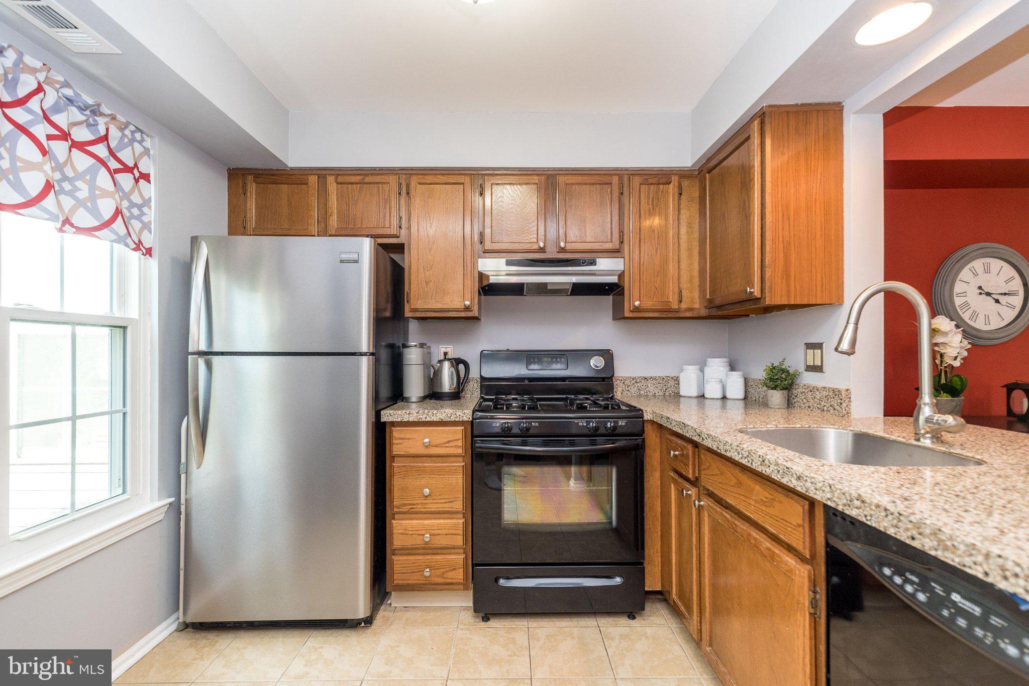 SOCIETY PL - Residential