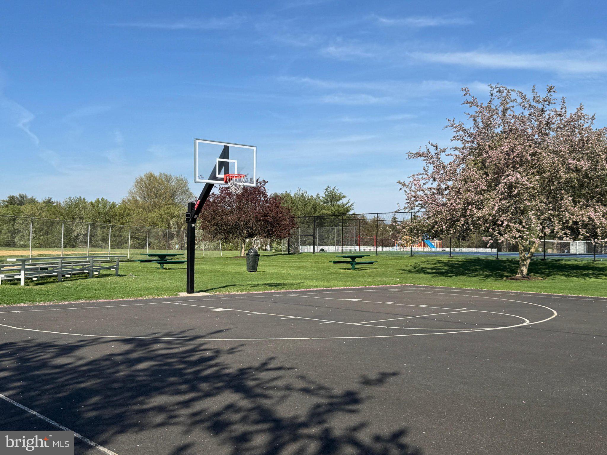 SOCIETY PL - Residential