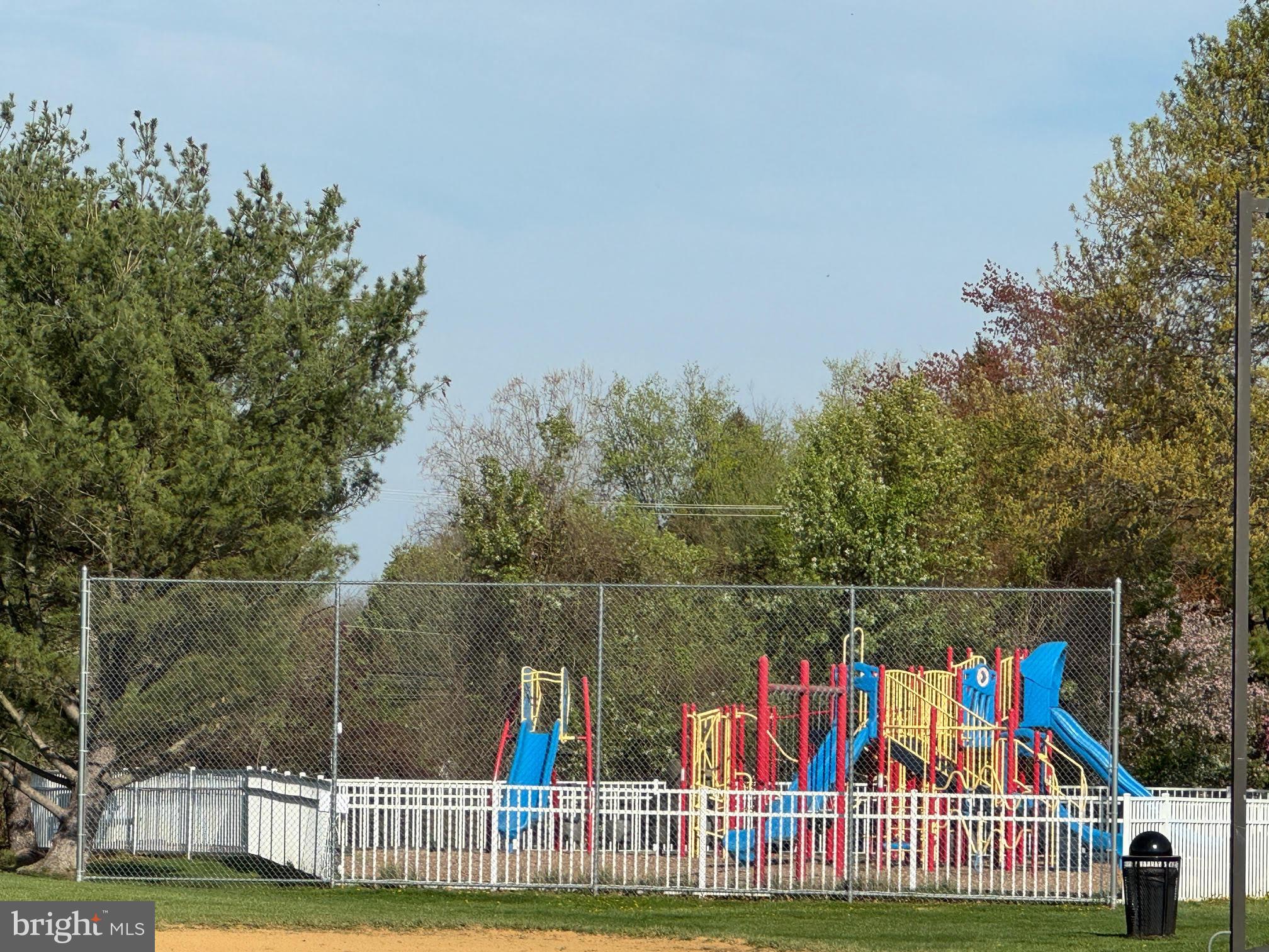 SOCIETY PL - Residential