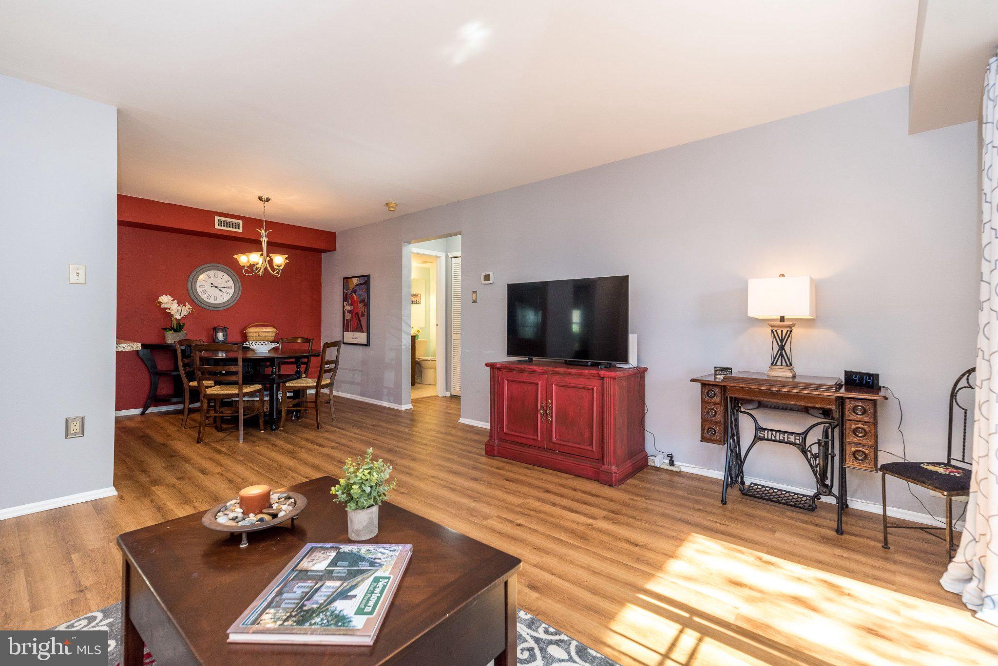 SOCIETY PL - Residential