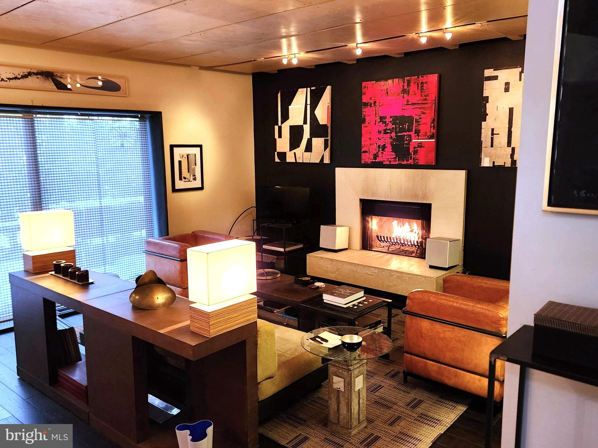 609 BRYN MAWR AVENUE