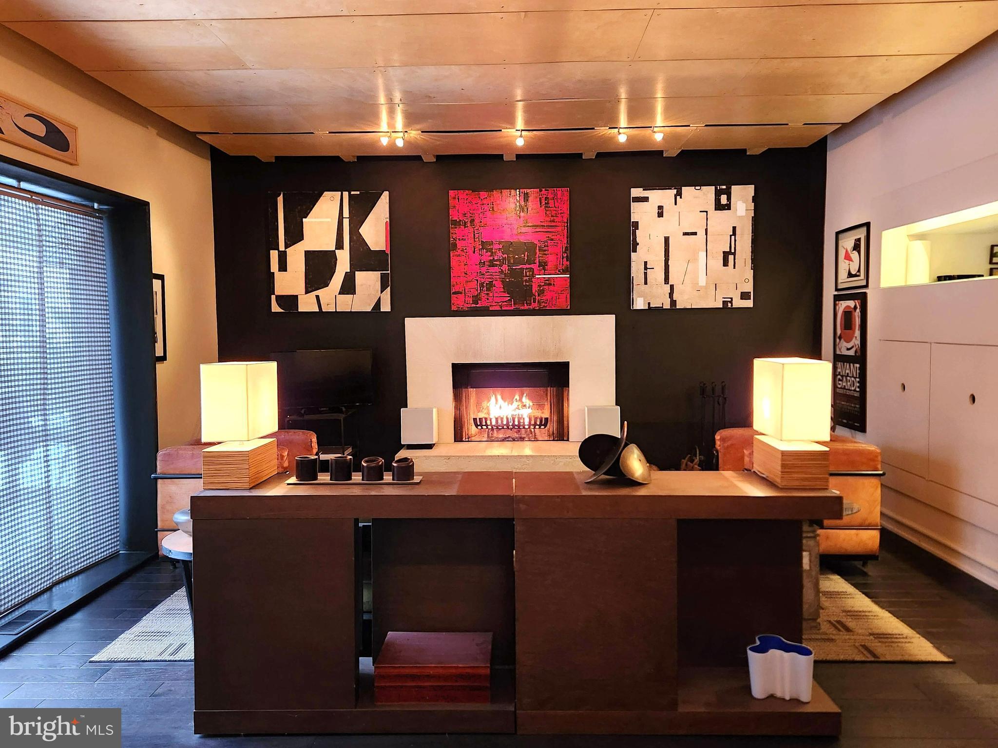 609 BRYN MAWR AVENUE