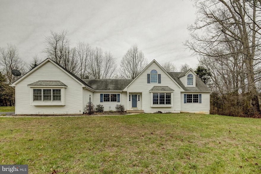One Level Living on 1 Acre Lot with 3 Car Garage in South Wales! Spacious Floor Plan with 1st Floor Master Suite and 3 Additional Bedrooms Large Kitchen with Gas Cooktop,Granite Counters&Tons of Cabinetry Family Room with Gas Fireplace Luxury Master Suite with Huge Closet and Master Bathroom Upper Level with Office Loft Area& 2 Additional Bedrooms Screened Back Porch&Deck Unfinished Basement&More!