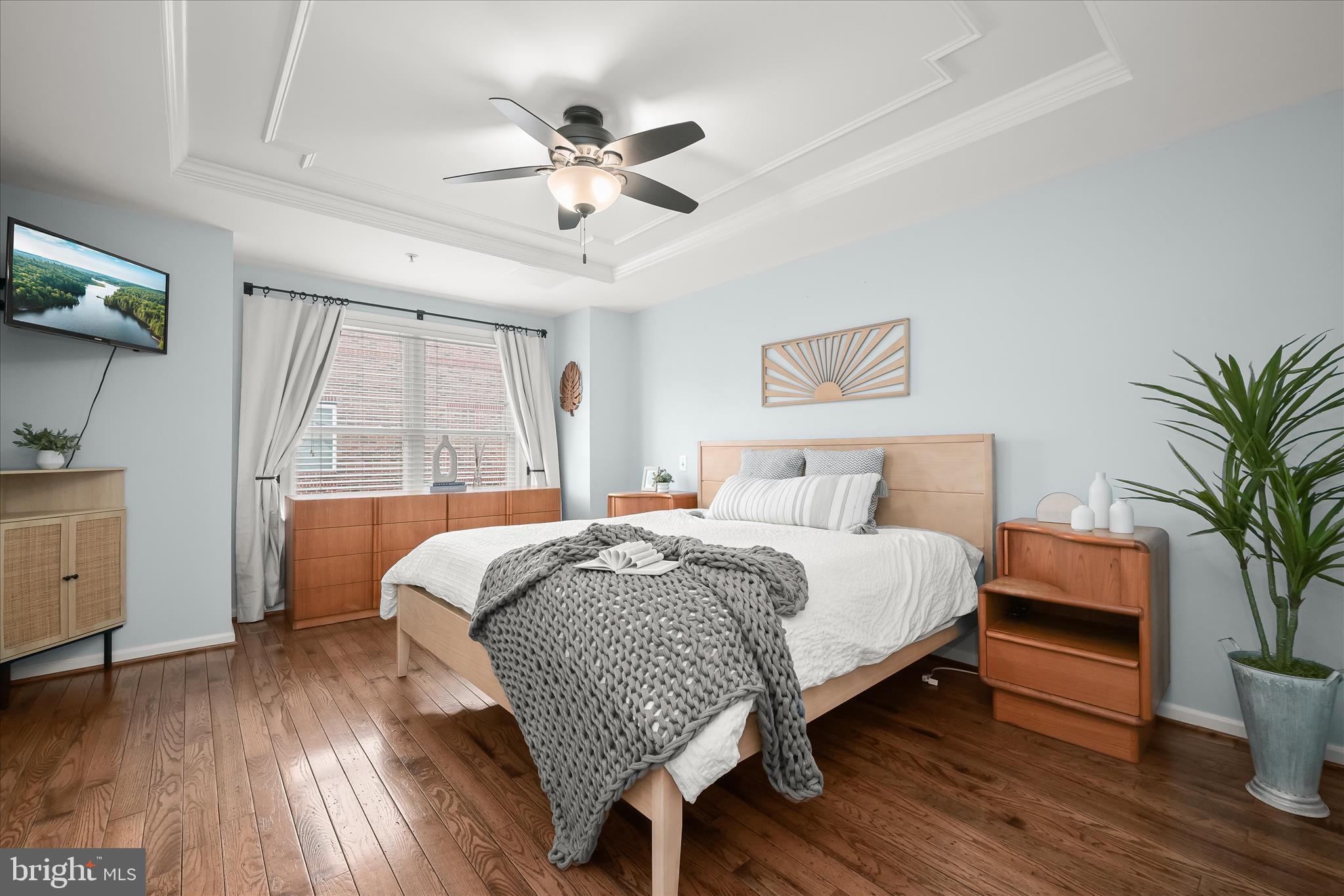 LOCUST POINT - Residential