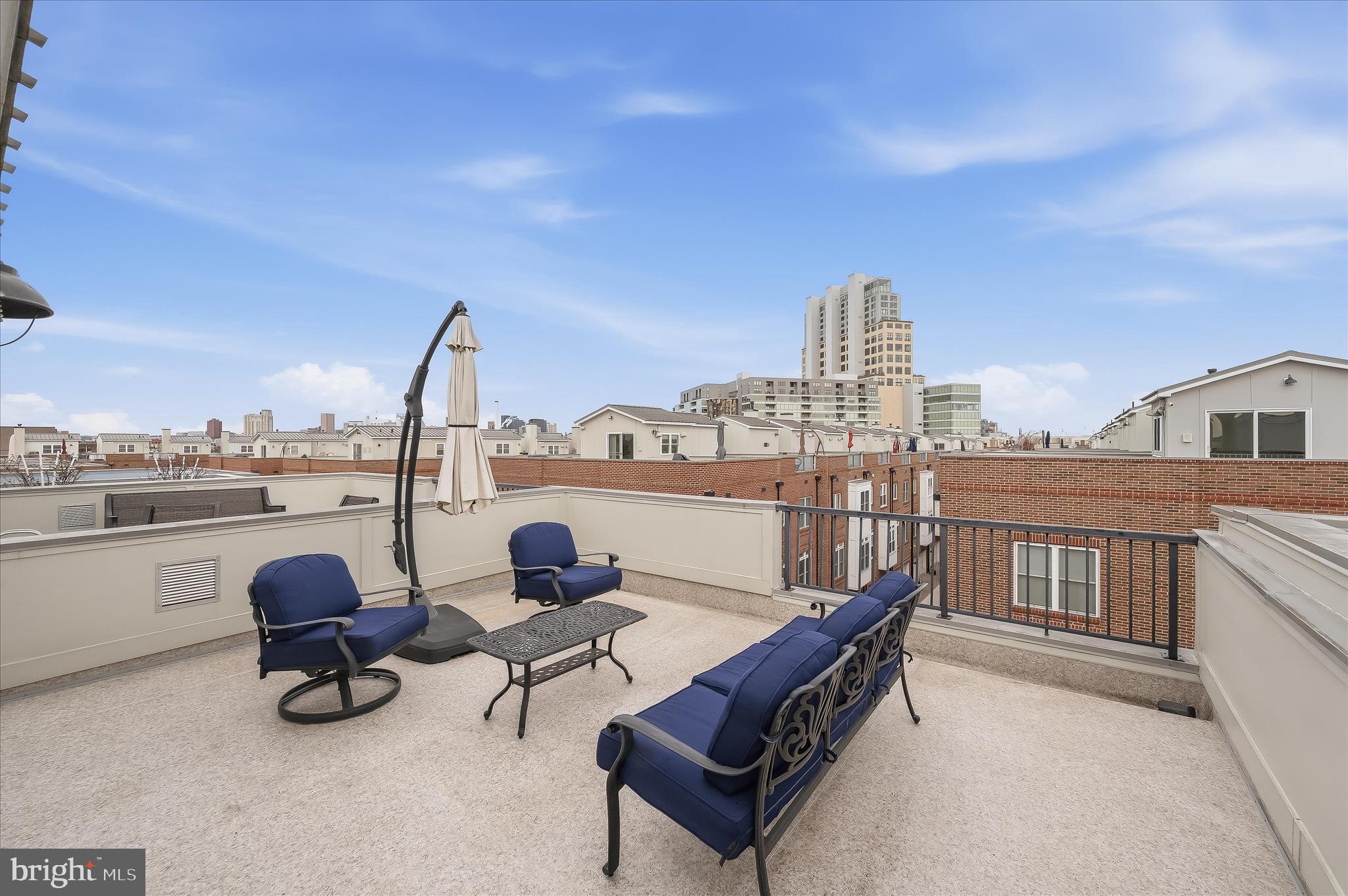 LOCUST POINT - Residential