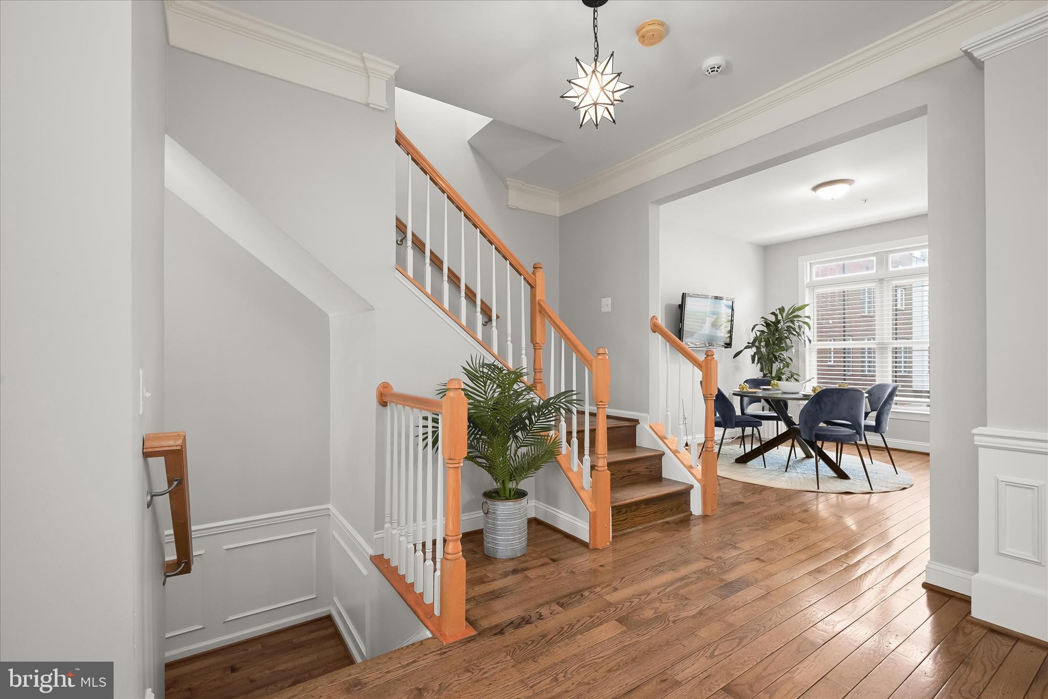 LOCUST POINT - Residential