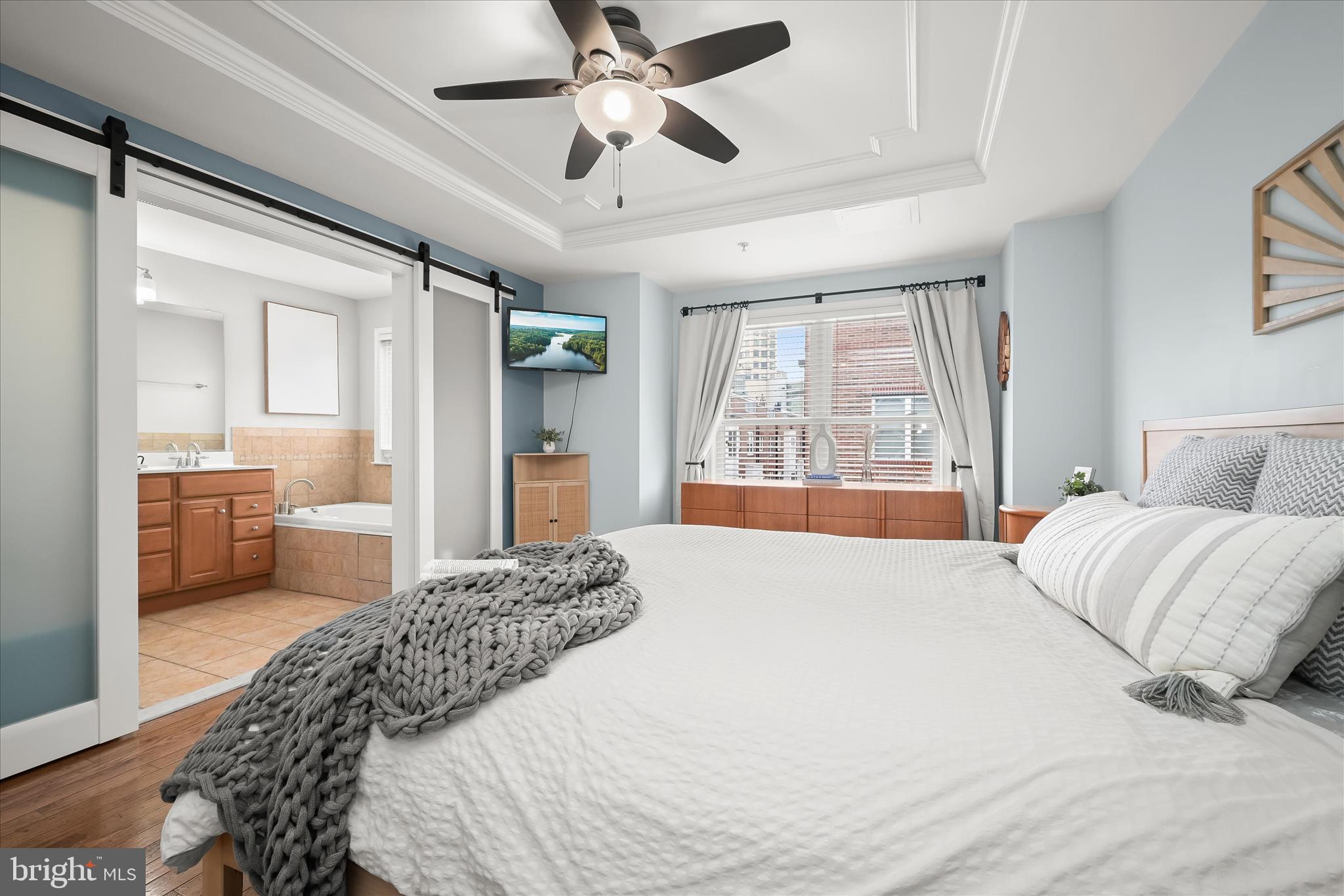 LOCUST POINT - Residential