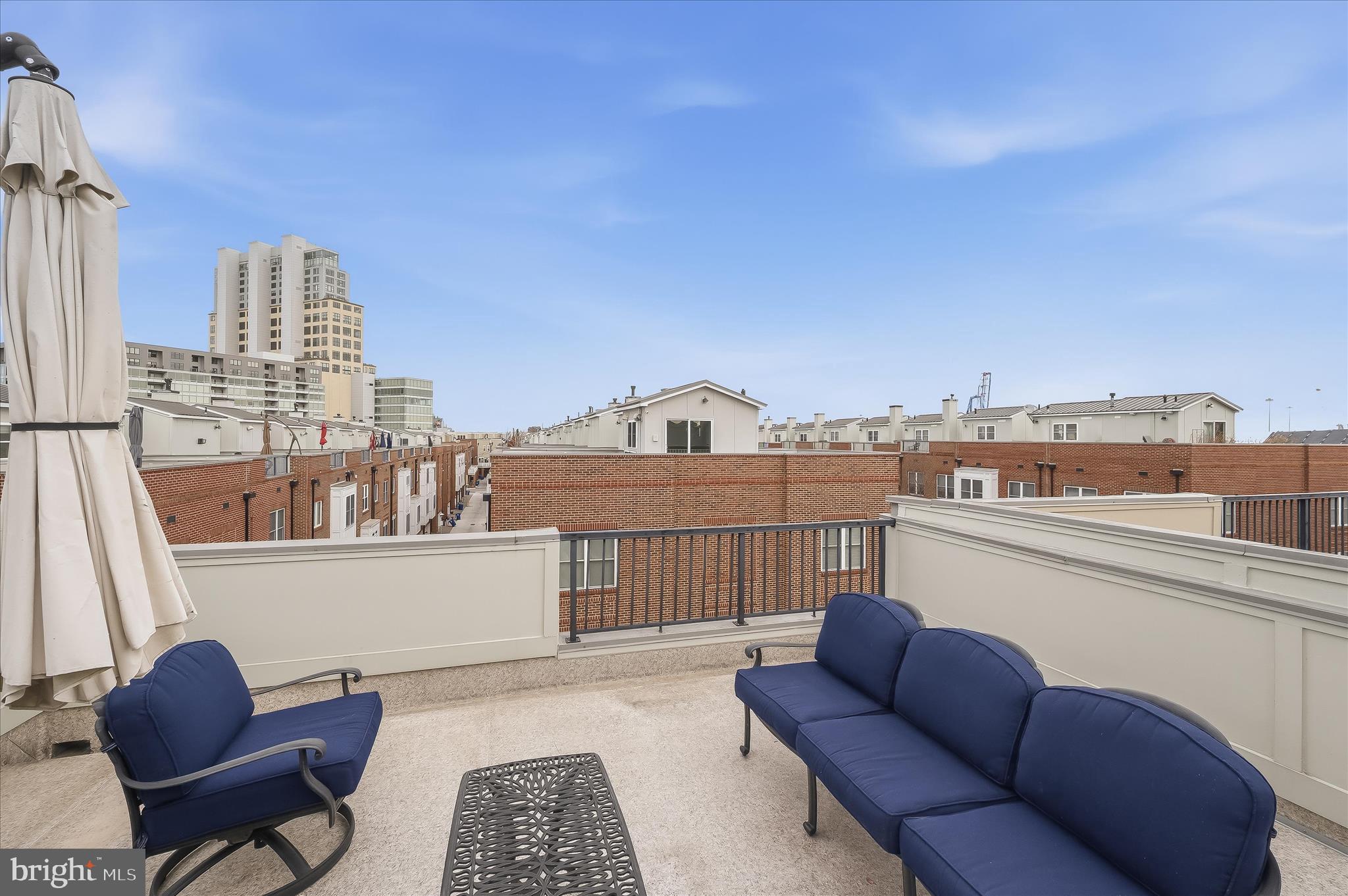 LOCUST POINT - Residential