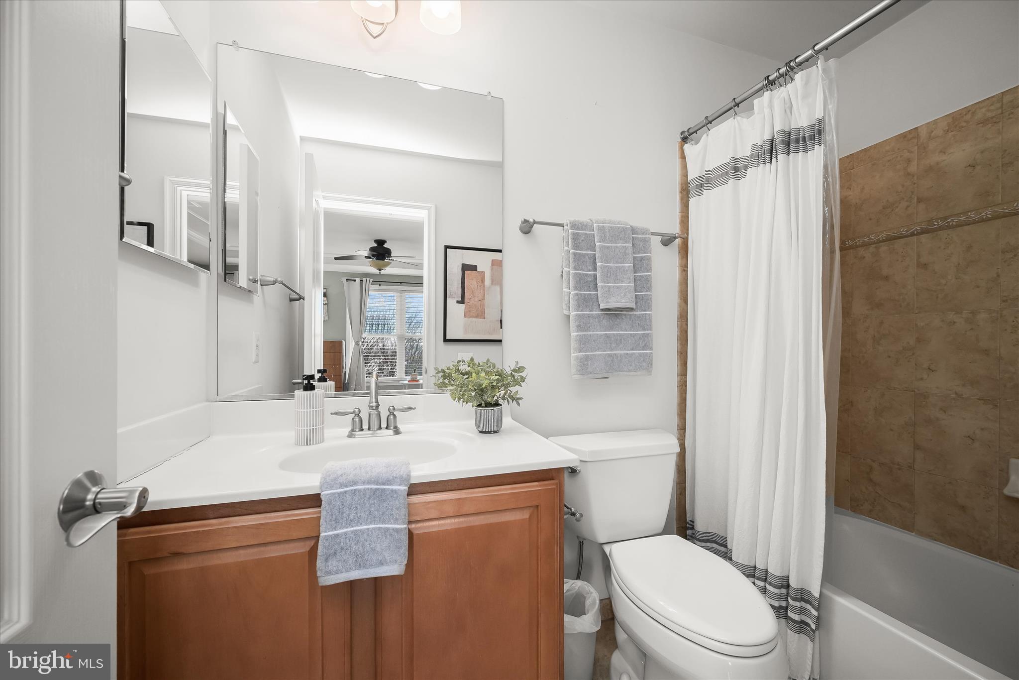 LOCUST POINT - Residential