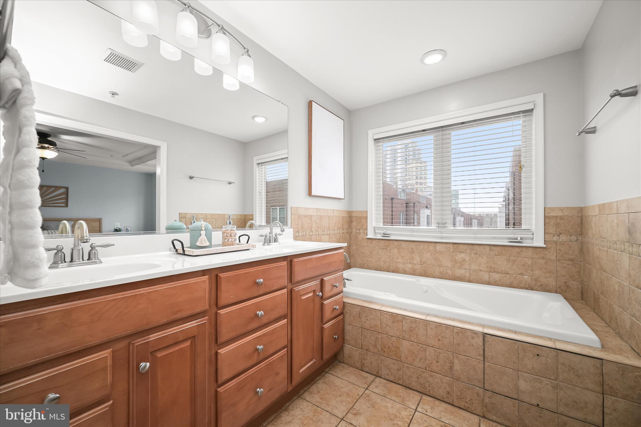 LOCUST POINT - Residential