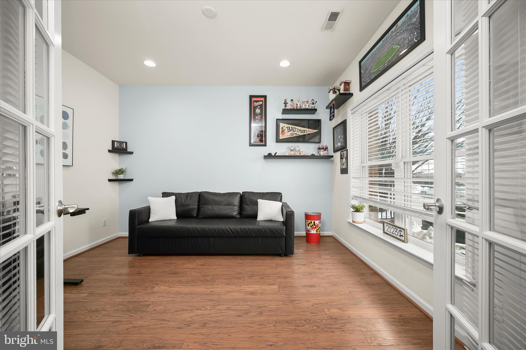 LOCUST POINT - Residential