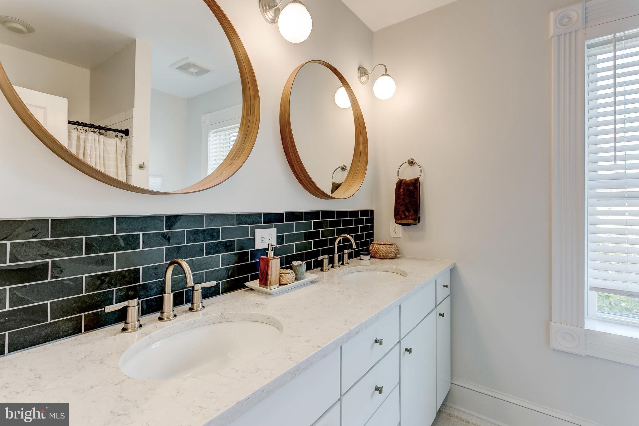 HIGHLANDTOWN - Residential