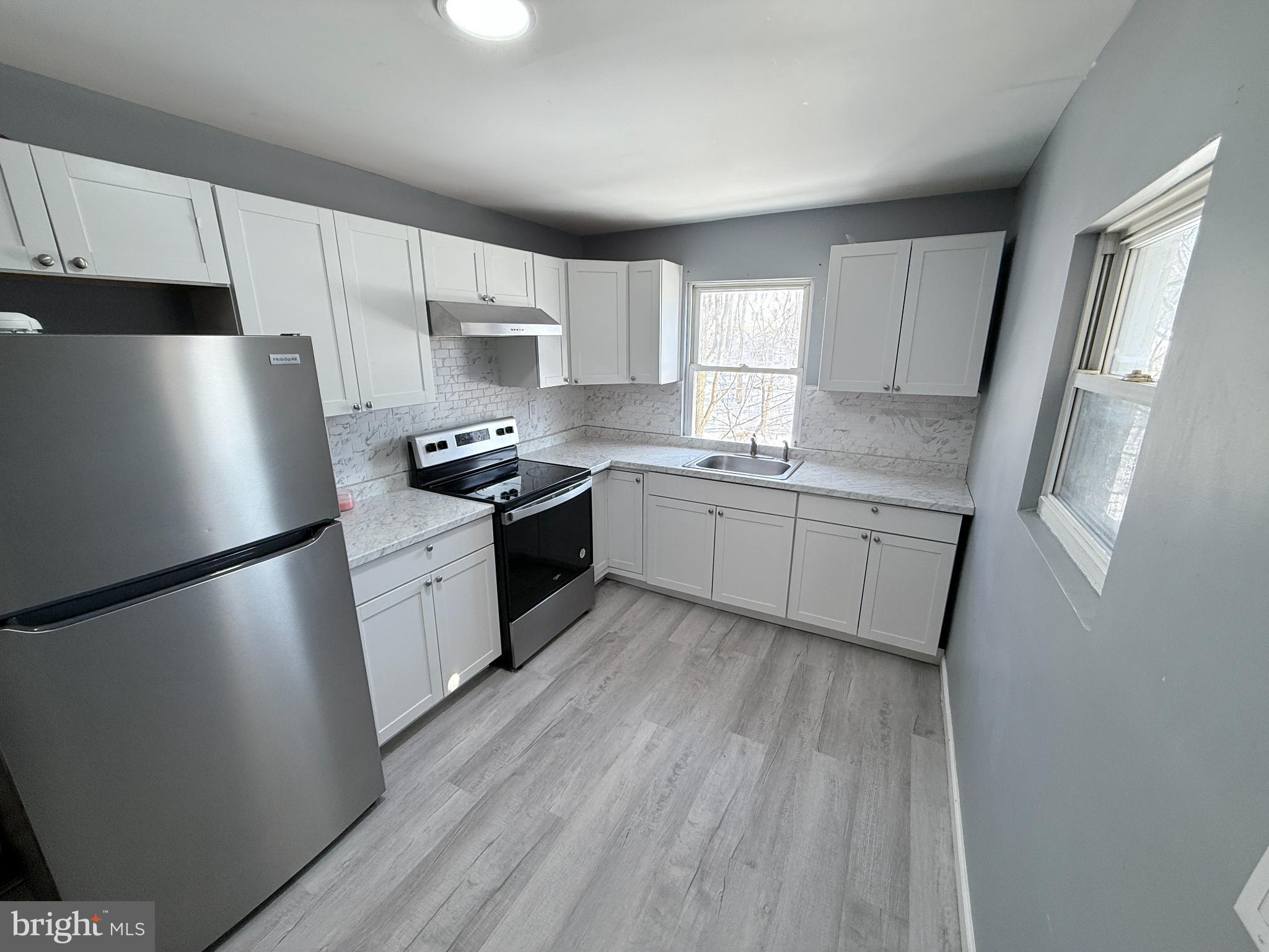 741 E NORWEGIAN STREET